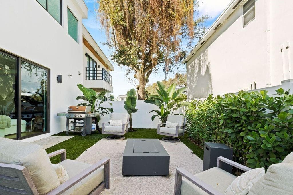 705 SW 8th Terrace, Fort Lauderdale, FL 33315 — photo 9 of 56