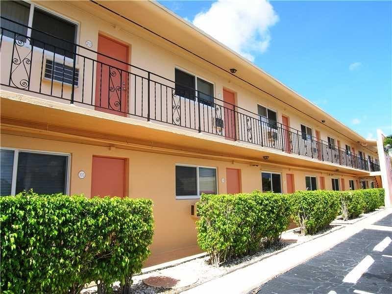 301 E Mcnab Road E 106, Pompano Beach, FL 33060 — photo 9 of 23