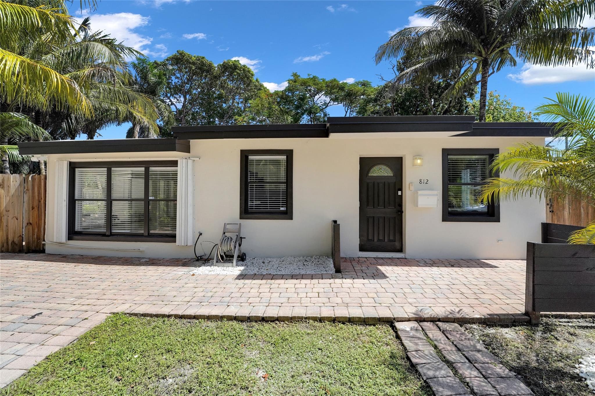 812 NE 4th Avenue, Pompano Beach, FL 33060 — photo 1 of 45