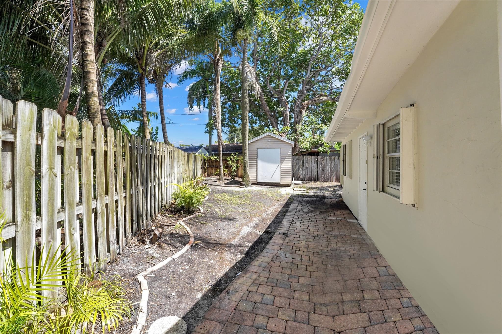 812 NE 4th Avenue, Pompano Beach, FL 33060 — photo 6 of 45