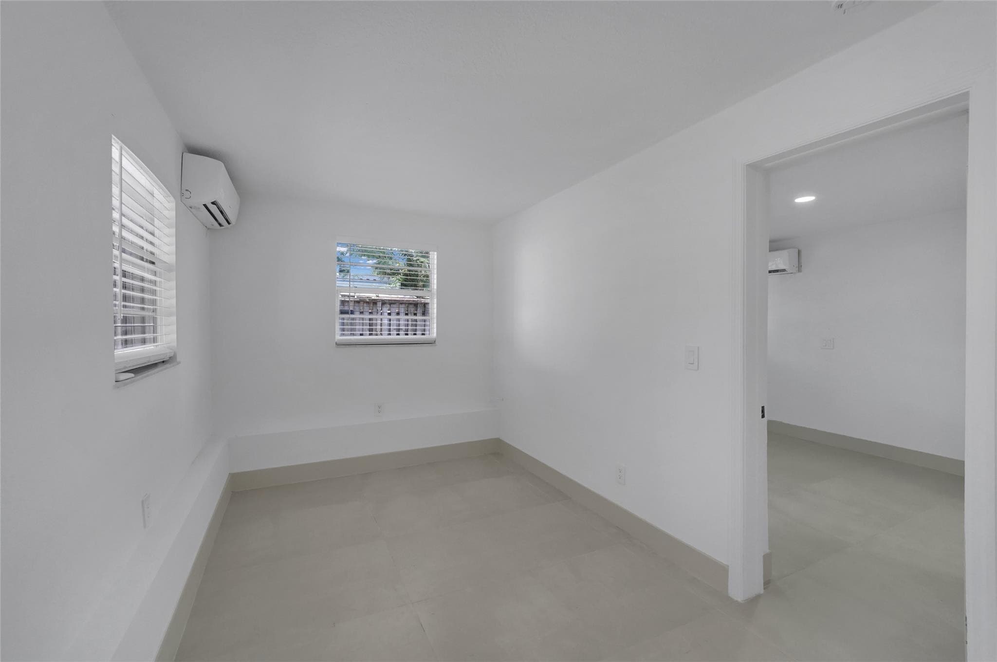 812 NE 4th Avenue, Pompano Beach, FL 33060 — photo 14 of 45