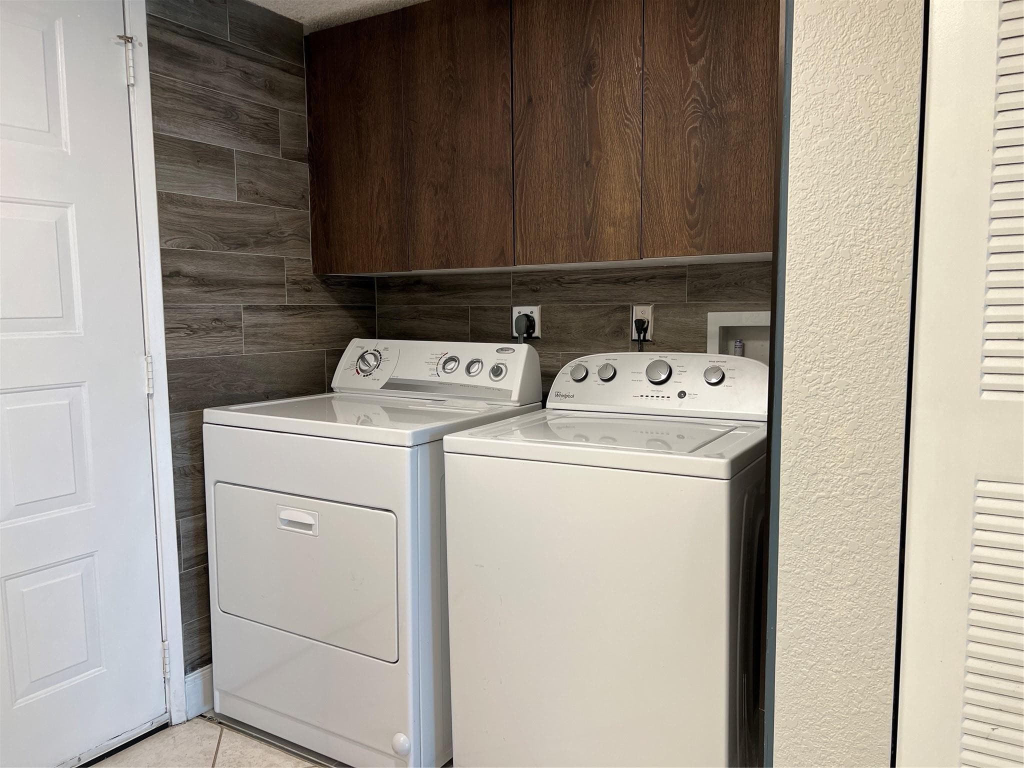2220 N Cypress Bend Drive 301, Pompano Beach, FL 33069 — photo 17 of 25