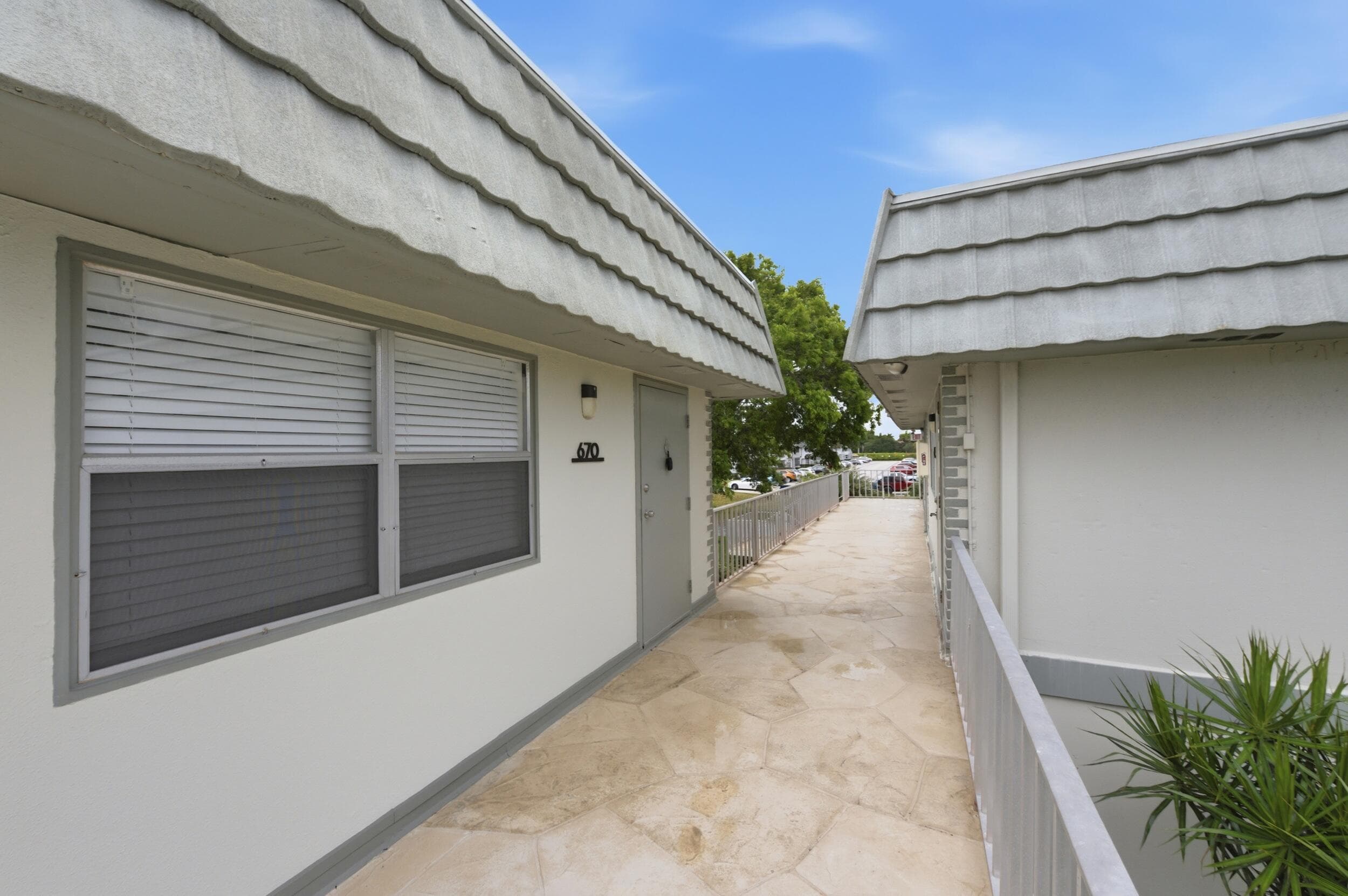 670 Monaco N, Delray Beach, FL 33446 — photo 6 of 36
