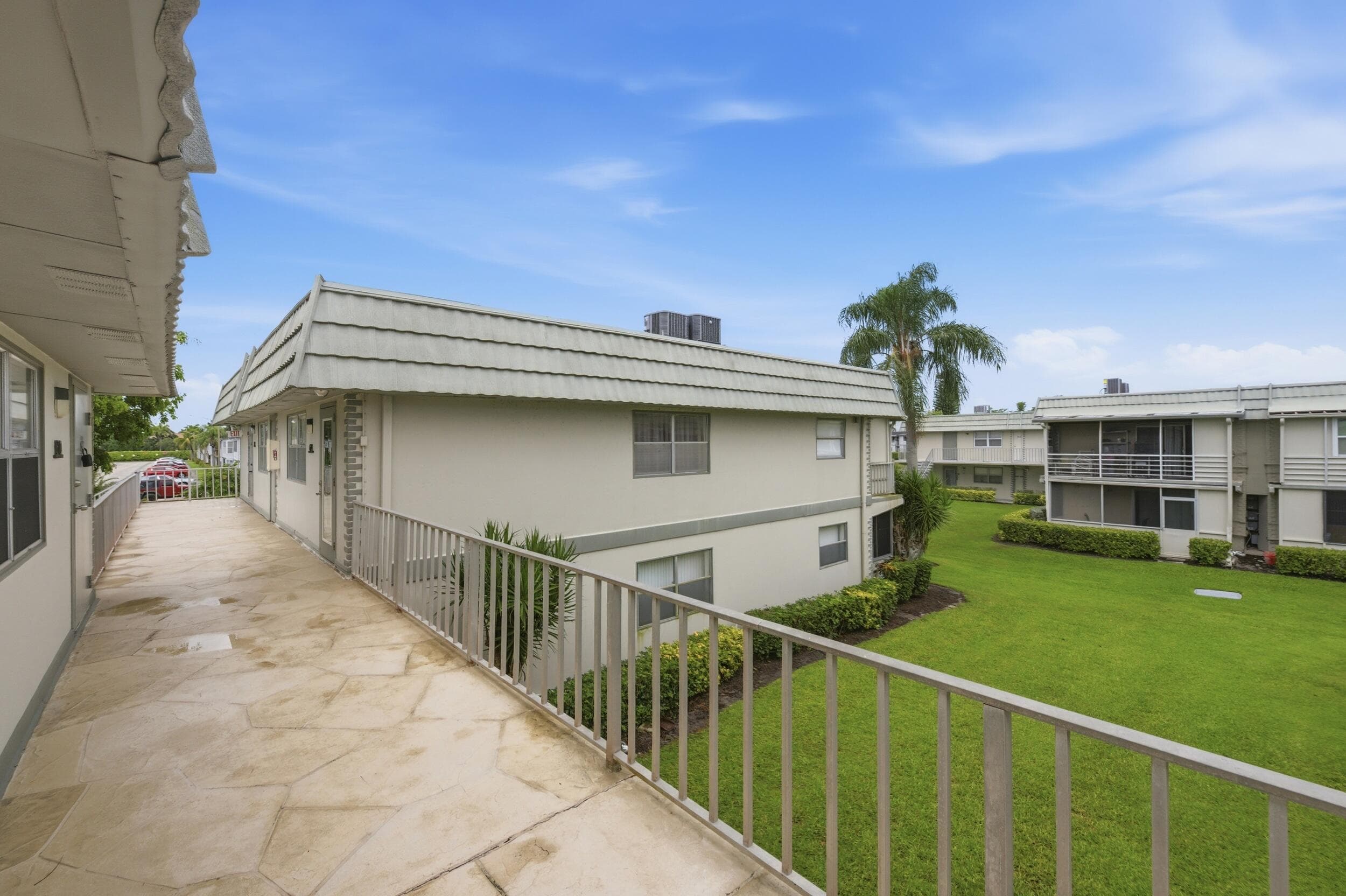 670 Monaco N, Delray Beach, FL 33446 — photo 5 of 36