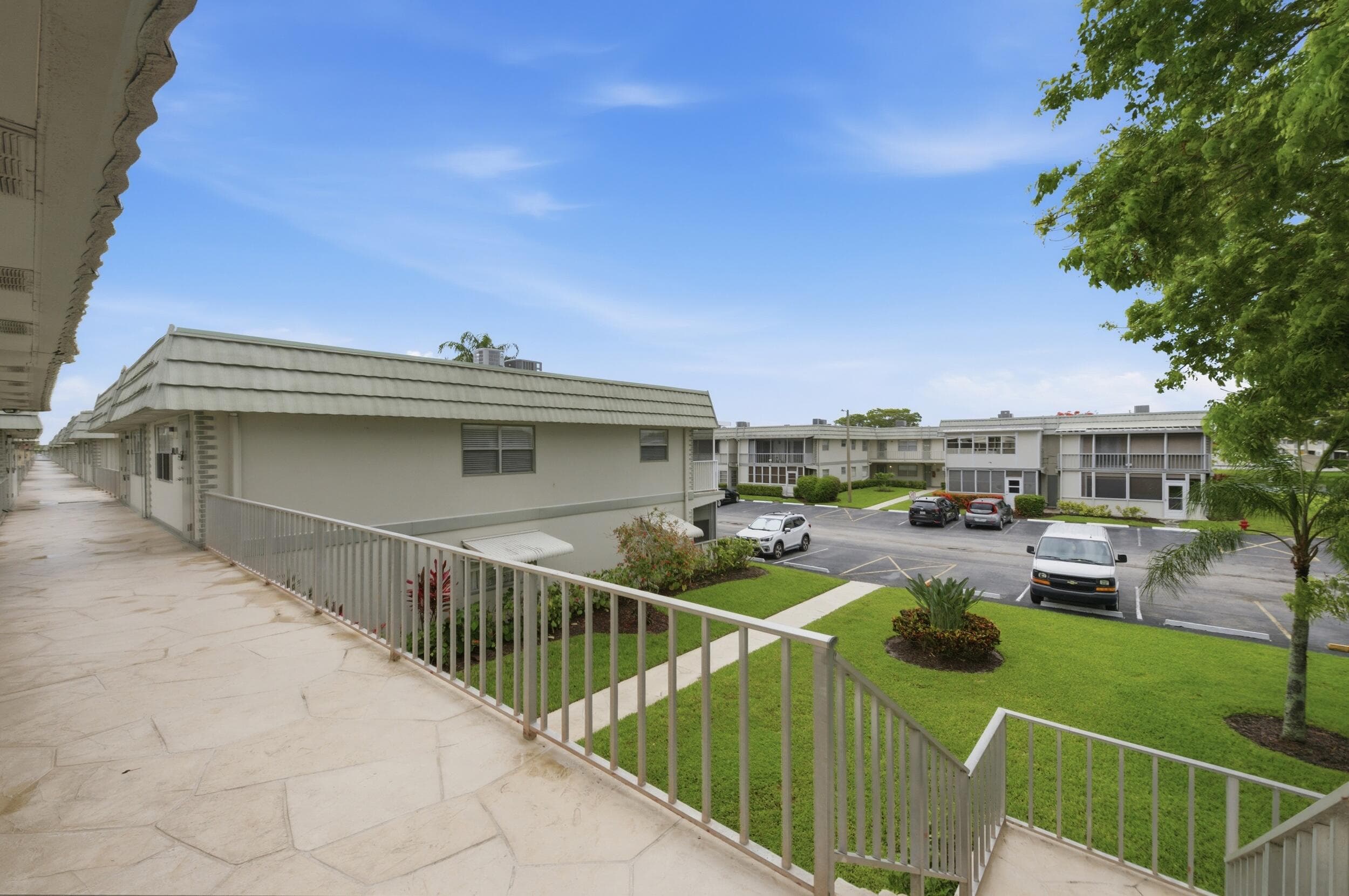 670 Monaco N, Delray Beach, FL 33446 — photo 4 of 36