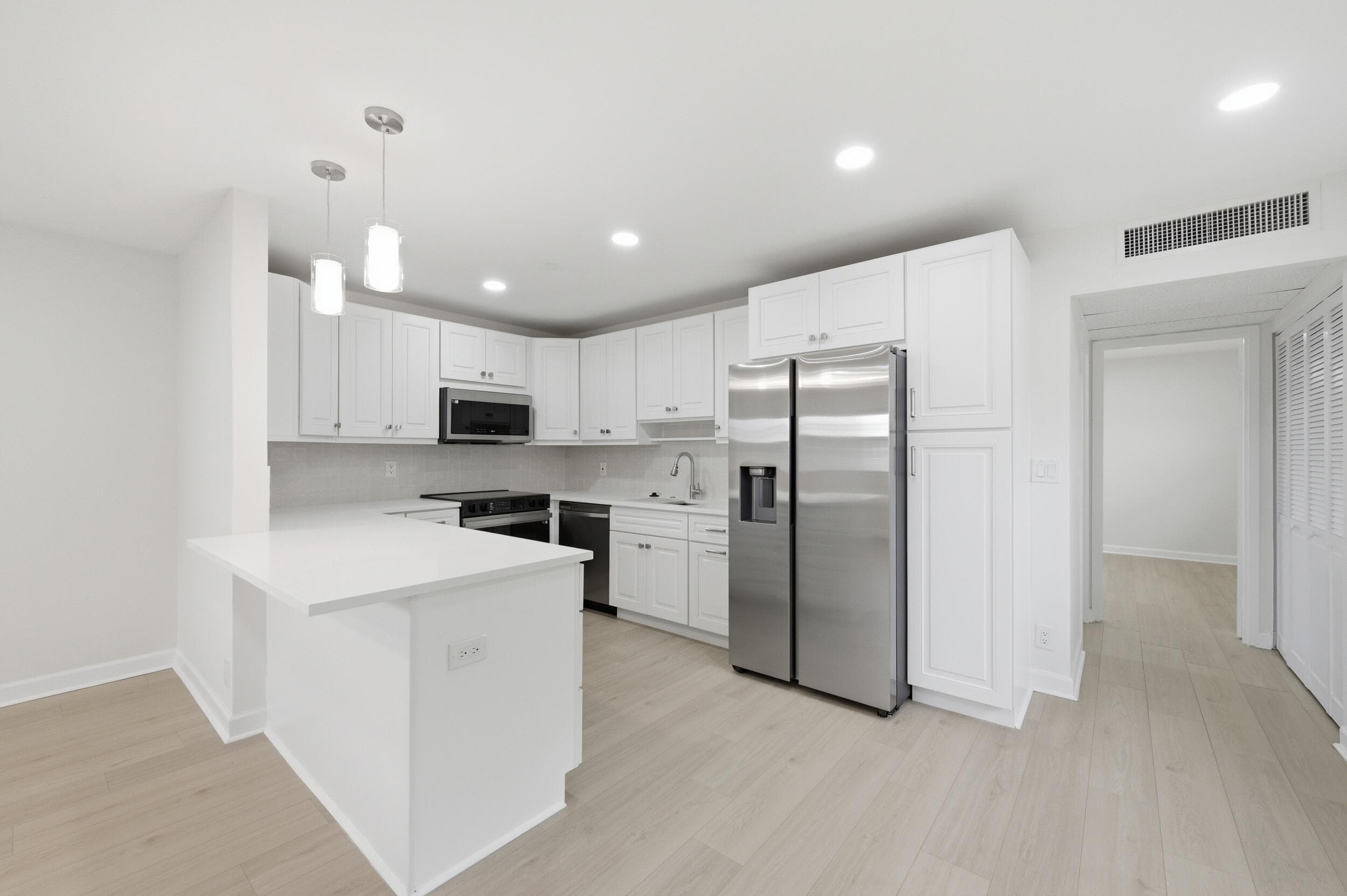 670 Monaco N, Delray Beach, FL 33446 — photo 14 of 36
