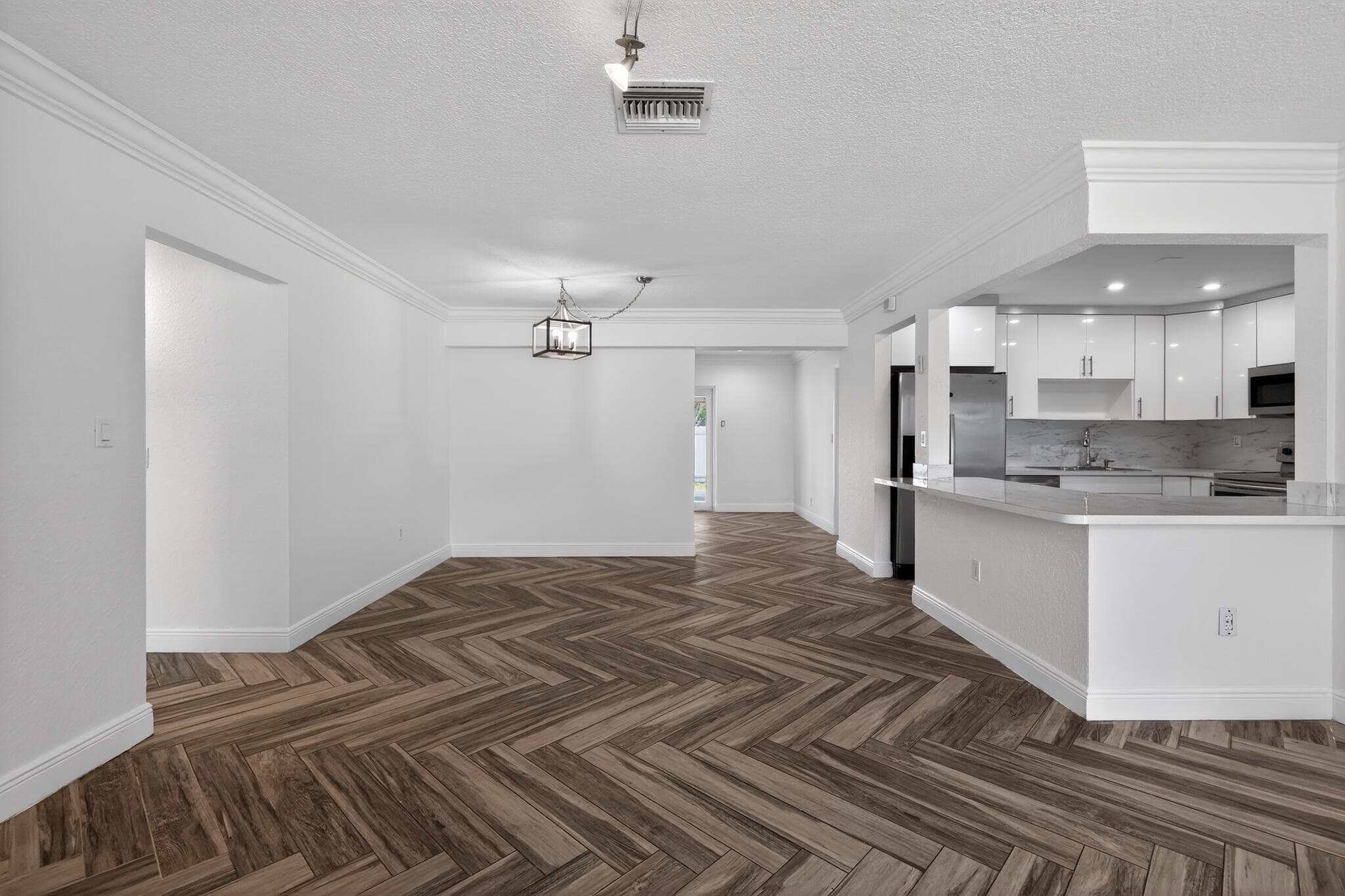 8580 NW 12th Street, Pembroke Pines, FL 33024 — photo 5 of 44