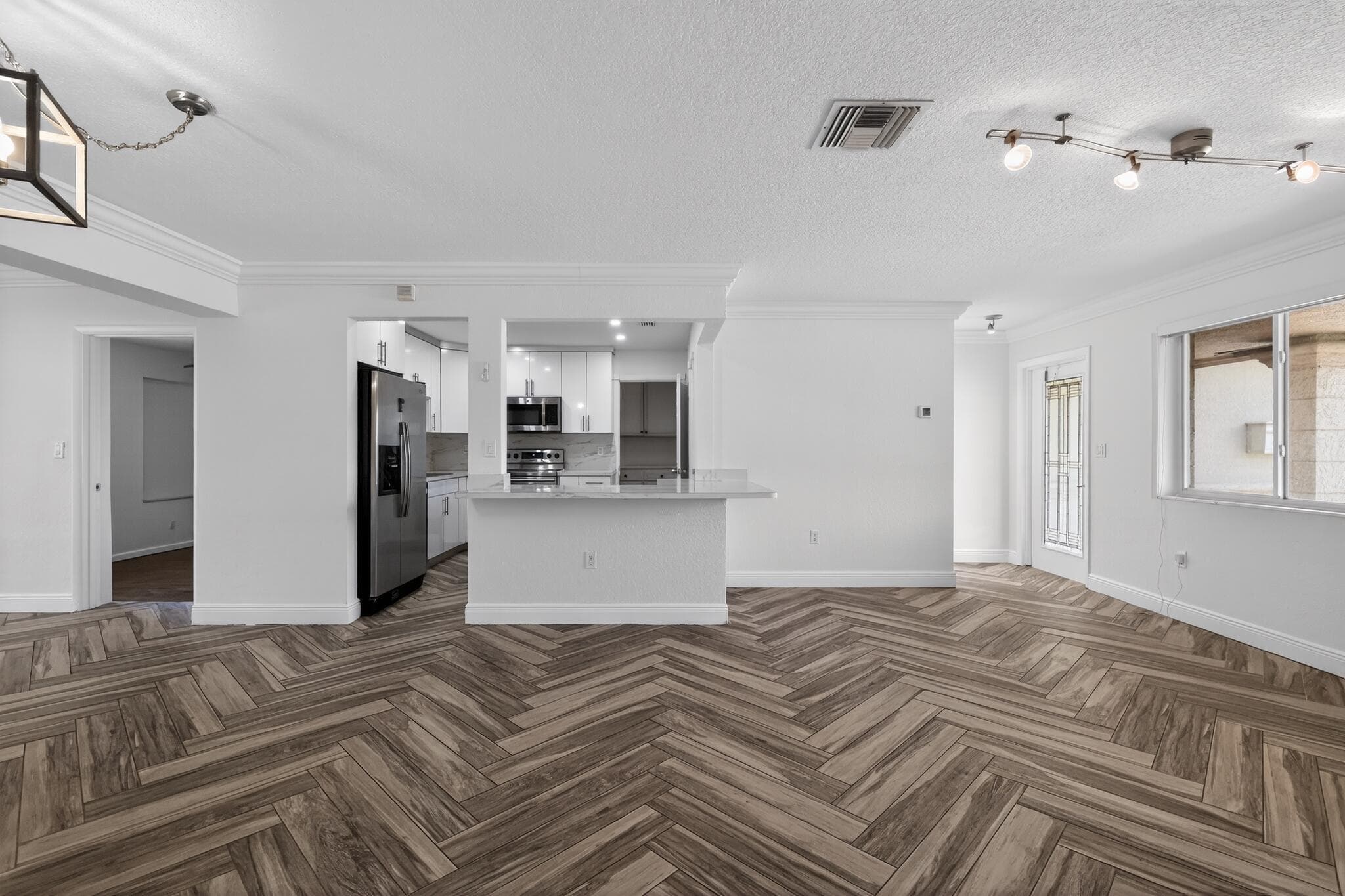 8580 NW 12th Street, Pembroke Pines, FL 33024 — photo 6 of 44