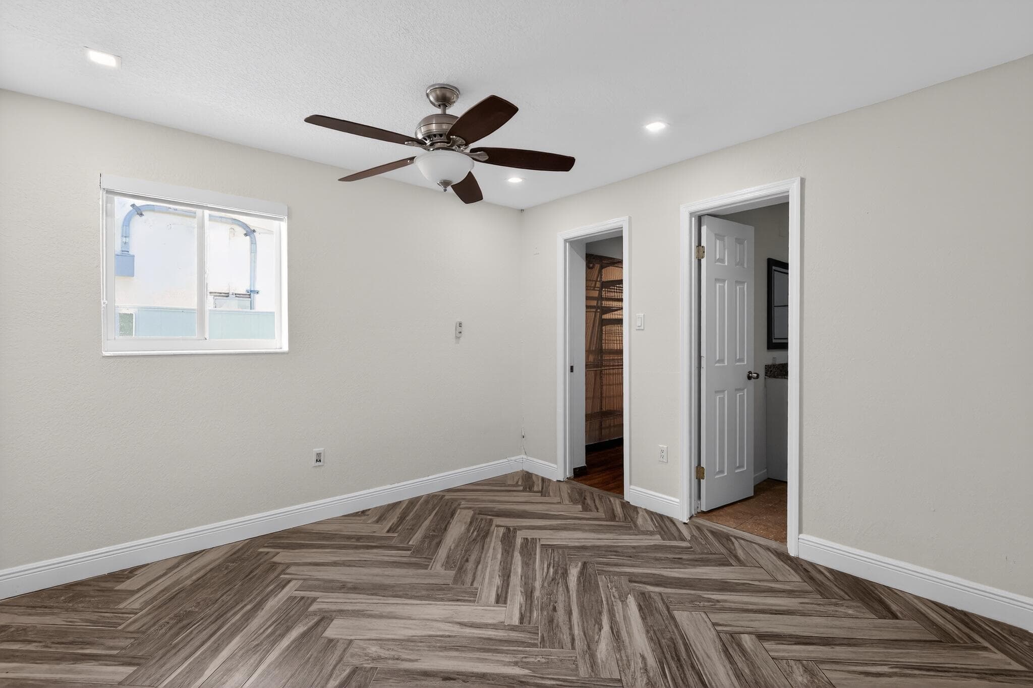 8580 NW 12th Street, Pembroke Pines, FL 33024 — photo 19 of 44