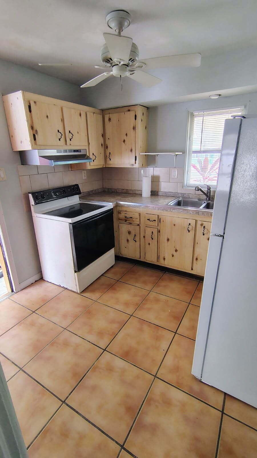 1231 N F Street 1, Lake Worth Beach, FL 33460 — photo 4 of 14