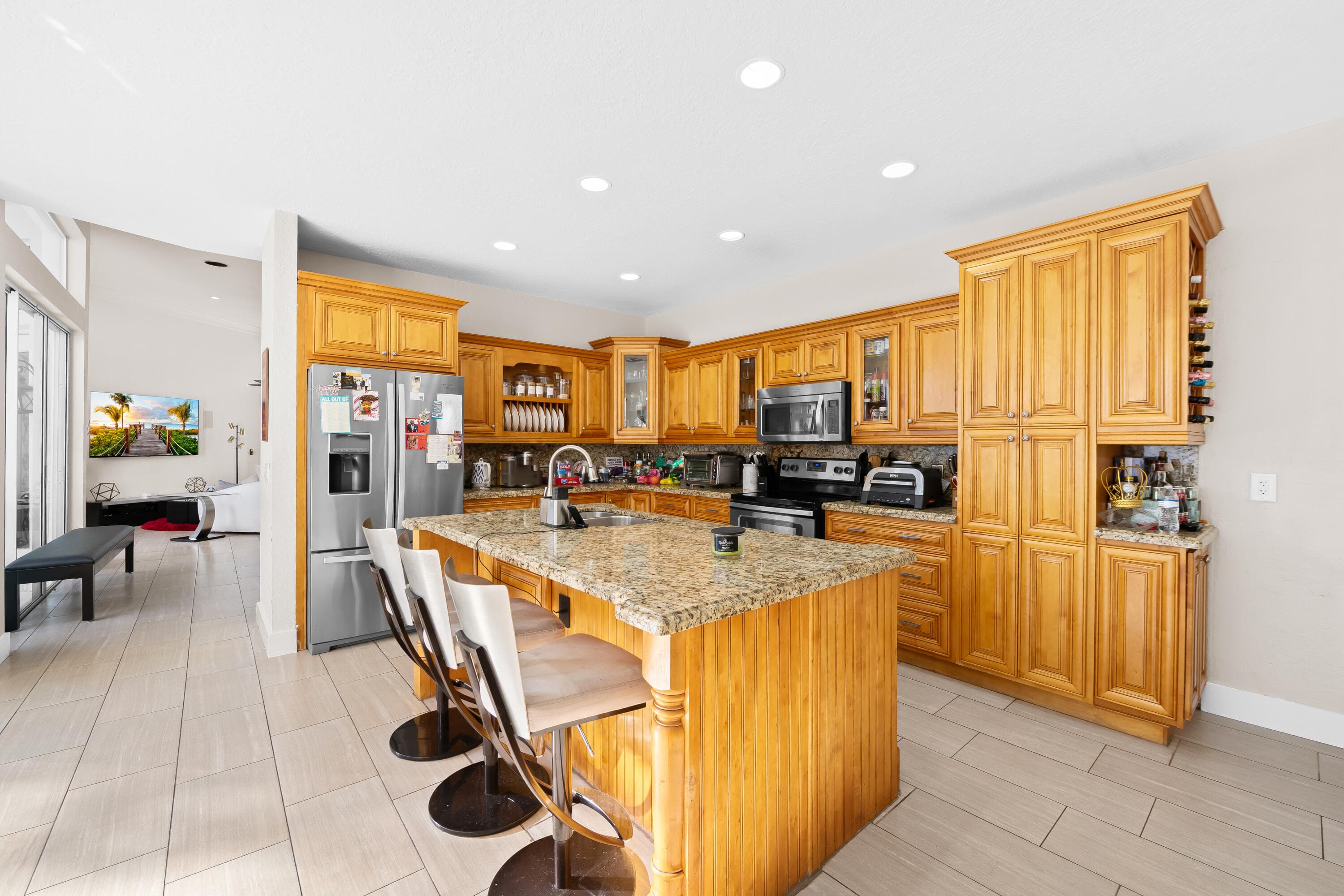 980 Bel Aire Drive West, Pembroke Pines, FL 33027 — photo 23 of 73
