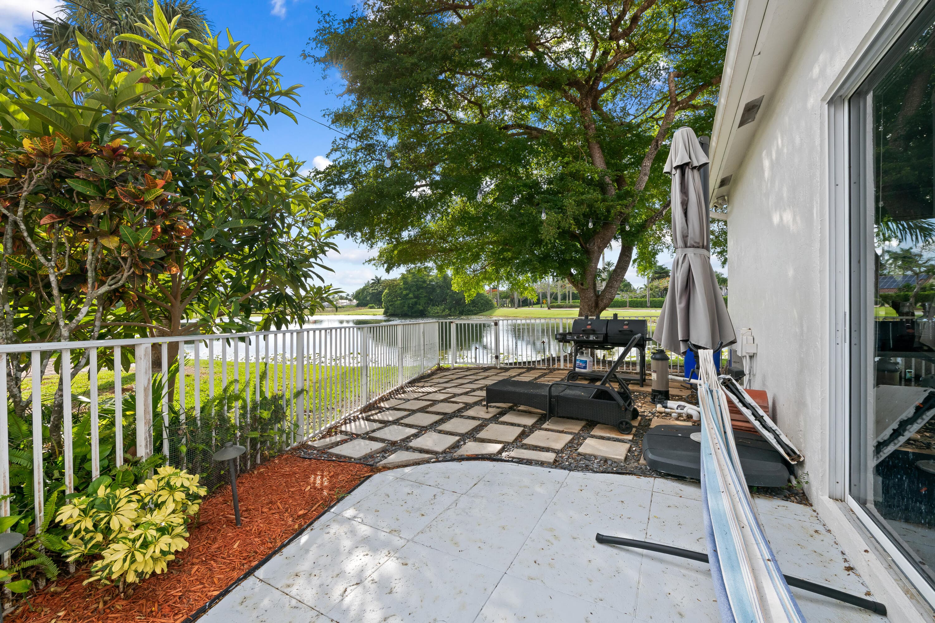 980 Bel Aire Drive West, Pembroke Pines, FL 33027 — photo 12 of 73