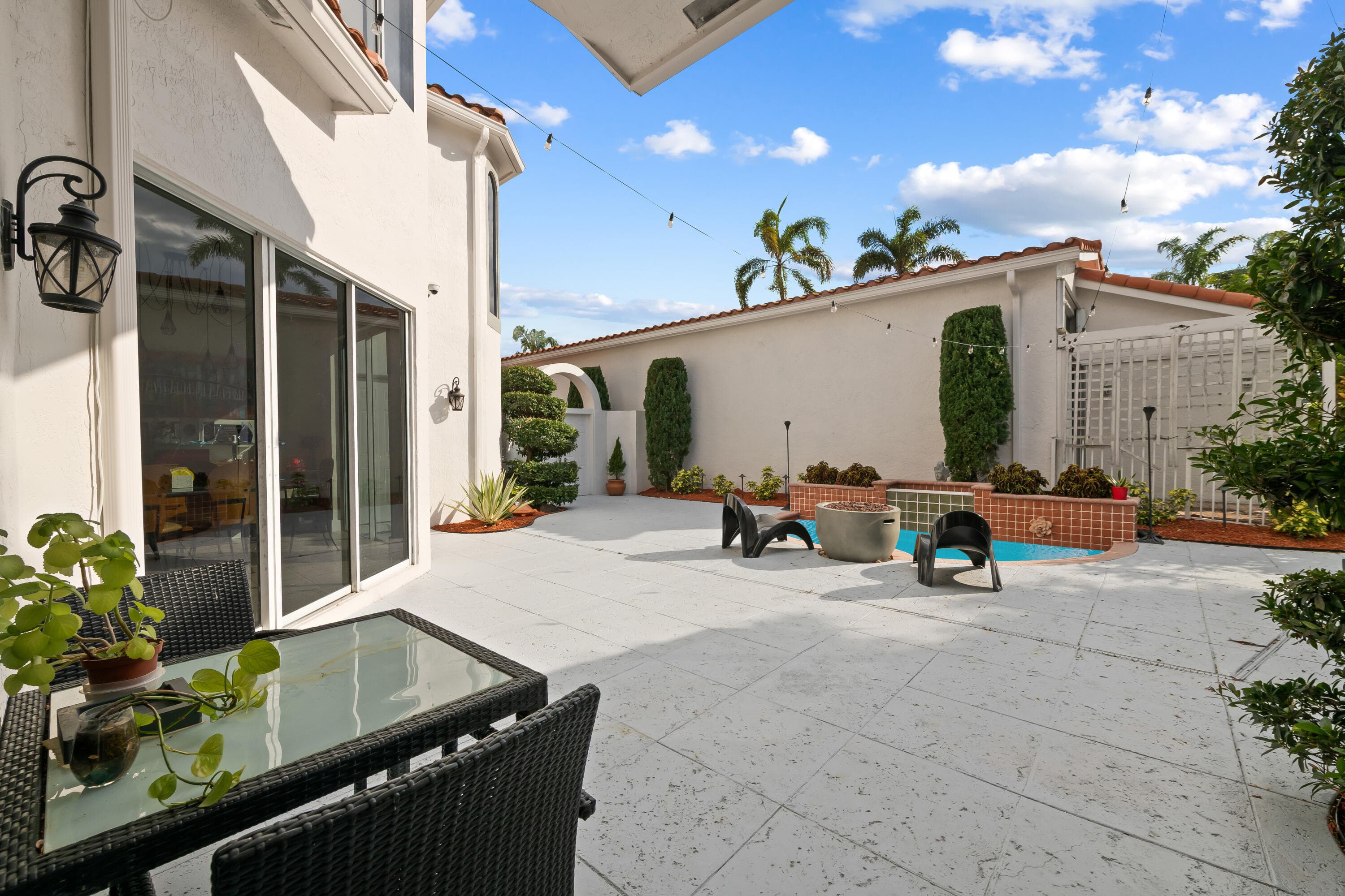 980 Bel Aire Drive West, Pembroke Pines, FL 33027 — photo 10 of 73