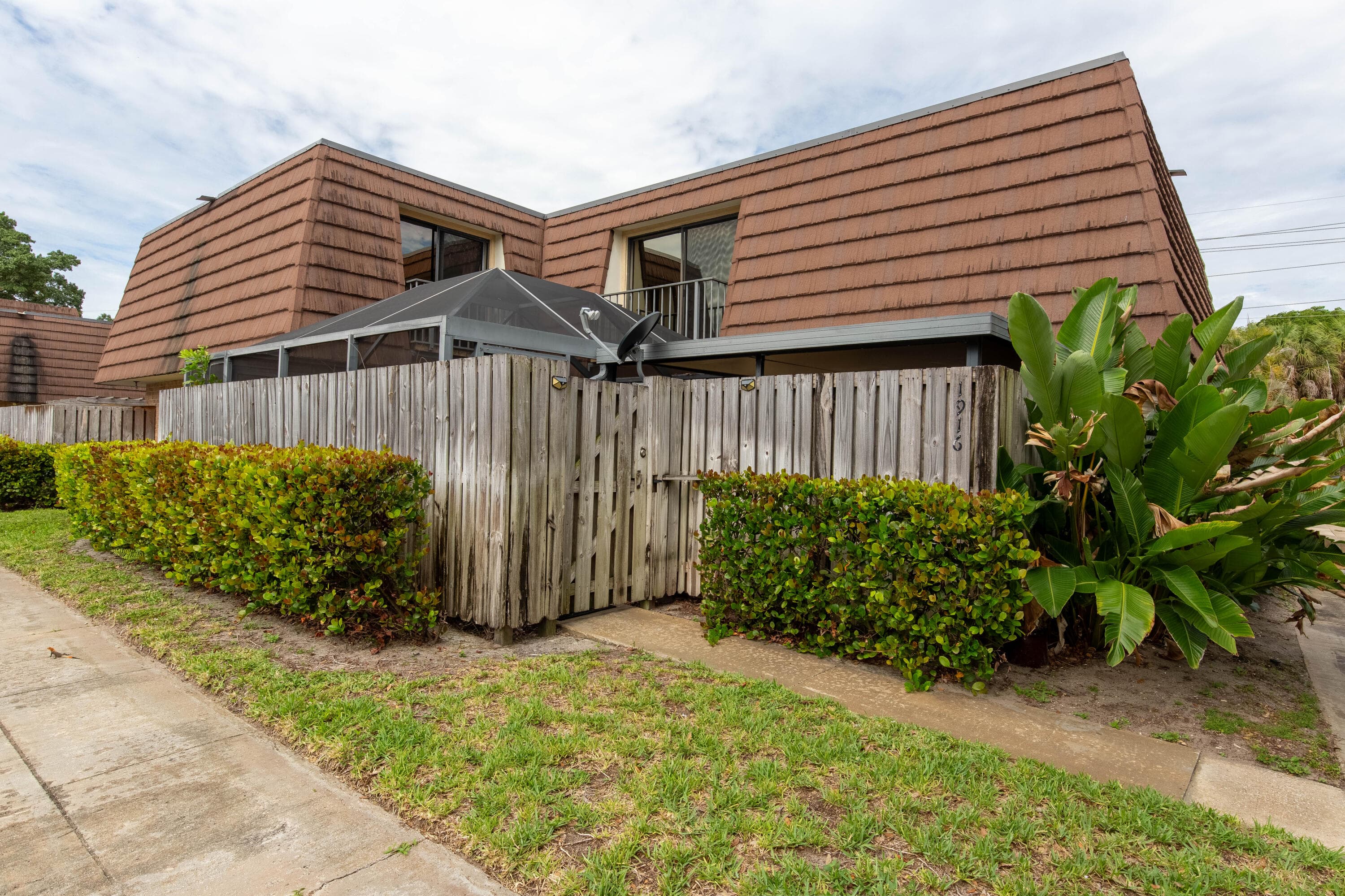 1916 19th Lane, Palm Beach Gardens, FL 33418 — photo 5 of 59