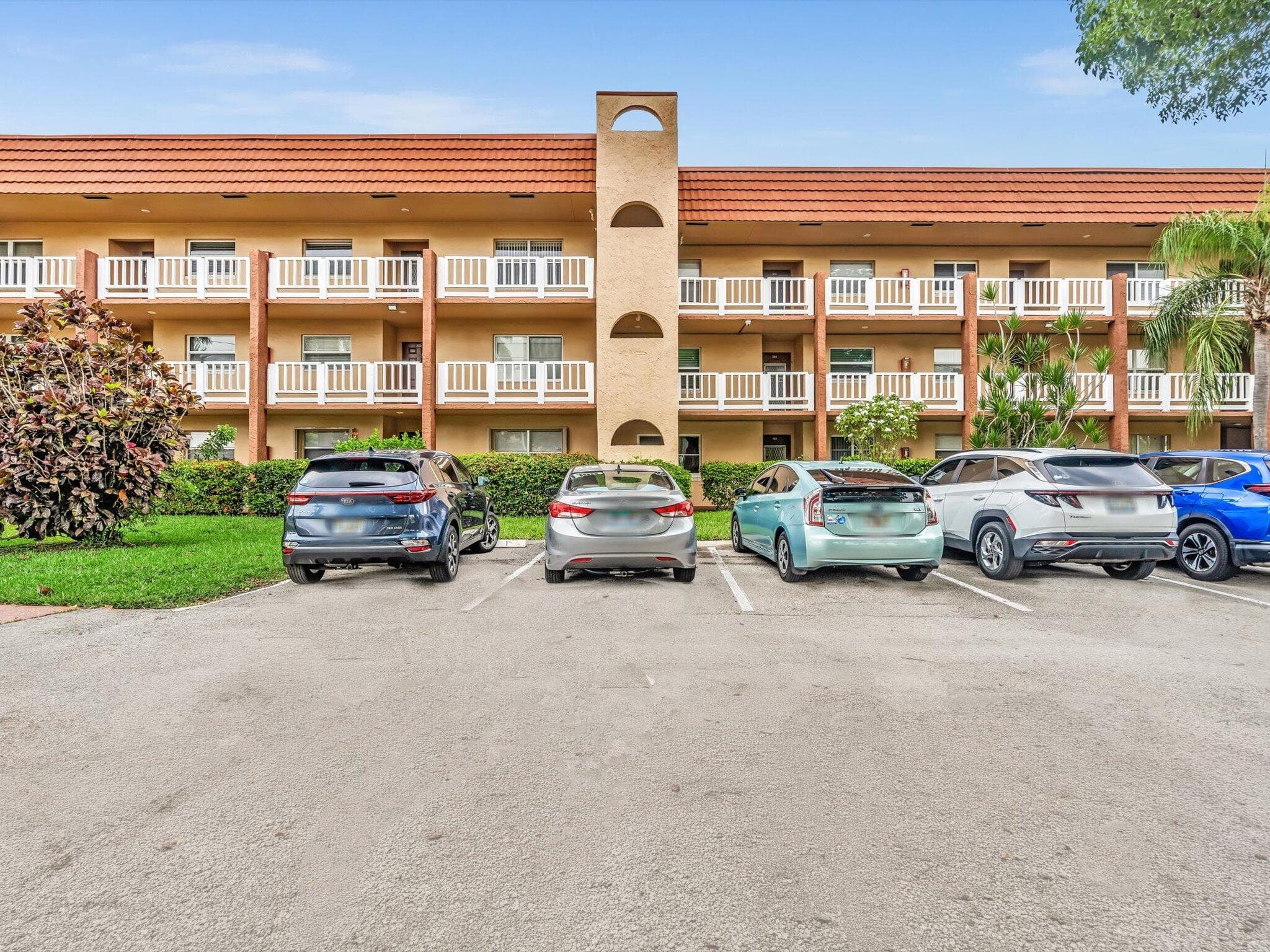 9301 Sunrise Lakes Boulevard, Sunrise, FL 33322 — photo 3 of 69