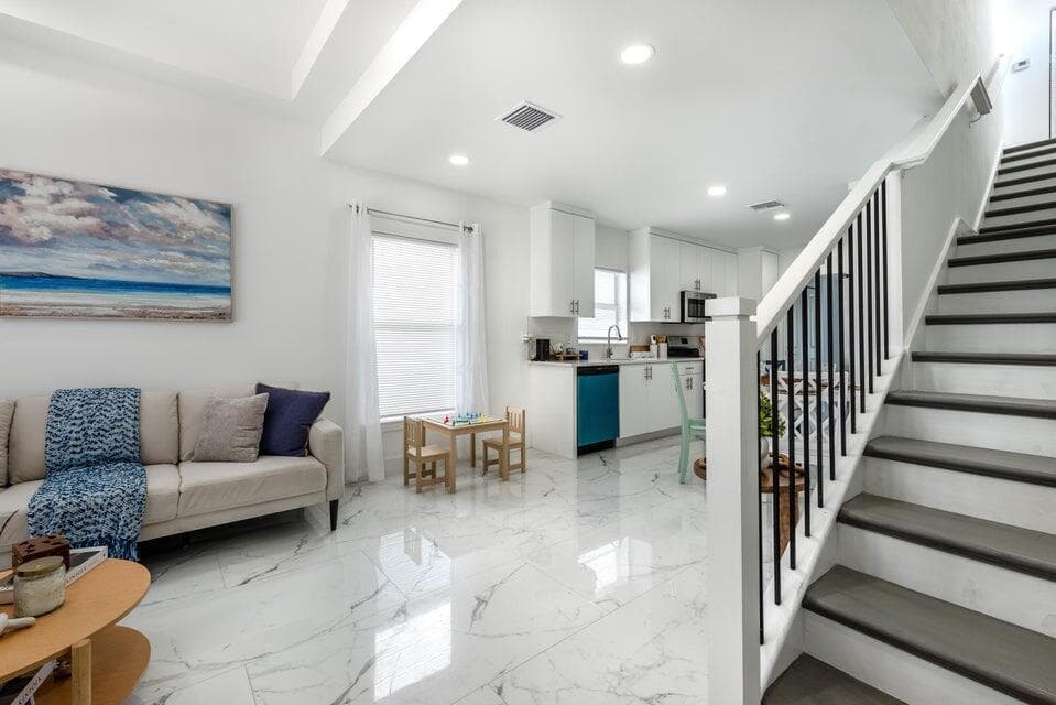 430 NW 13th Avenue, Boynton Beach, FL 33435 — photo 2 of 23