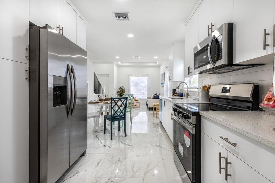 430 NW 13th Avenue, Boynton Beach, FL 33435 — photo 6 of 23