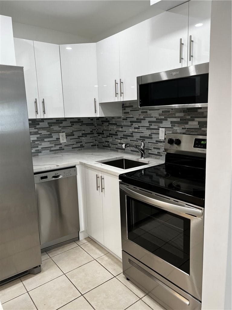 701 Pine Drive 204, Pompano Beach, FL 33060 — photo 9 of 19