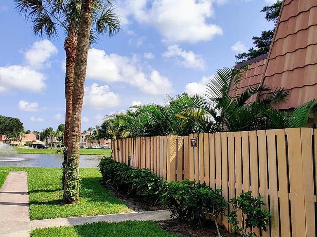 707 Mill Valley Place, West Palm Beach, FL 33409 — photo 1 of 6
