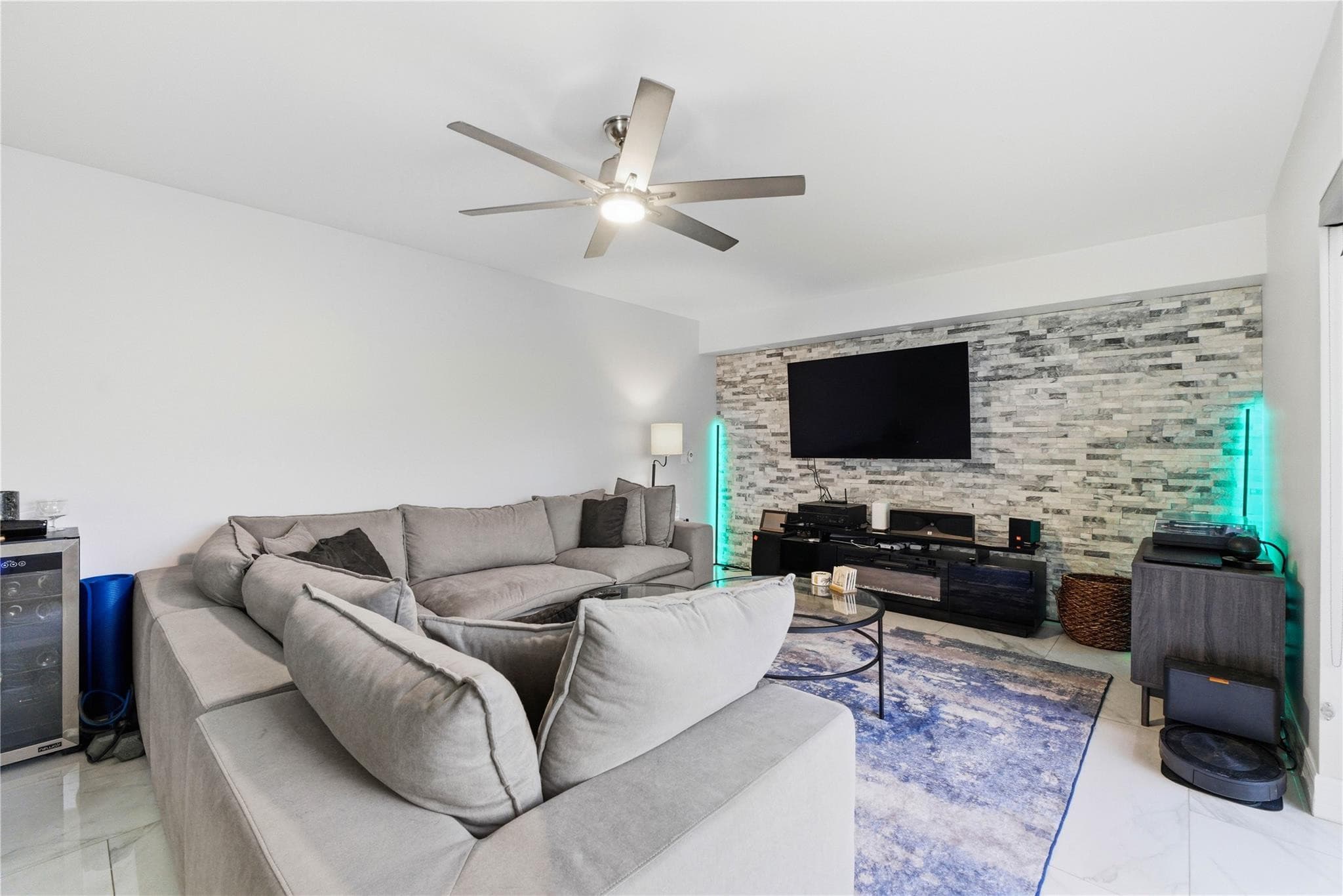 1017 10th Way, West Palm Beach, FL 33407 — photo 3 of 17