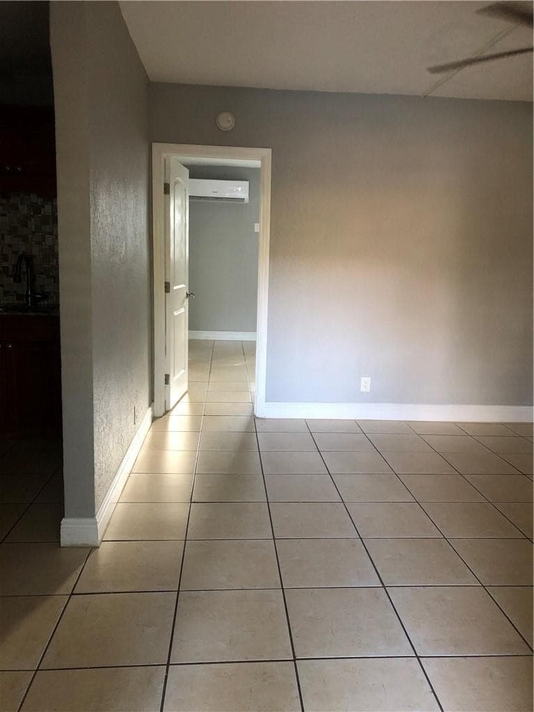 2016 NE 17th Court 11, Fort Lauderdale, FL 33305 — photo 4 of 12