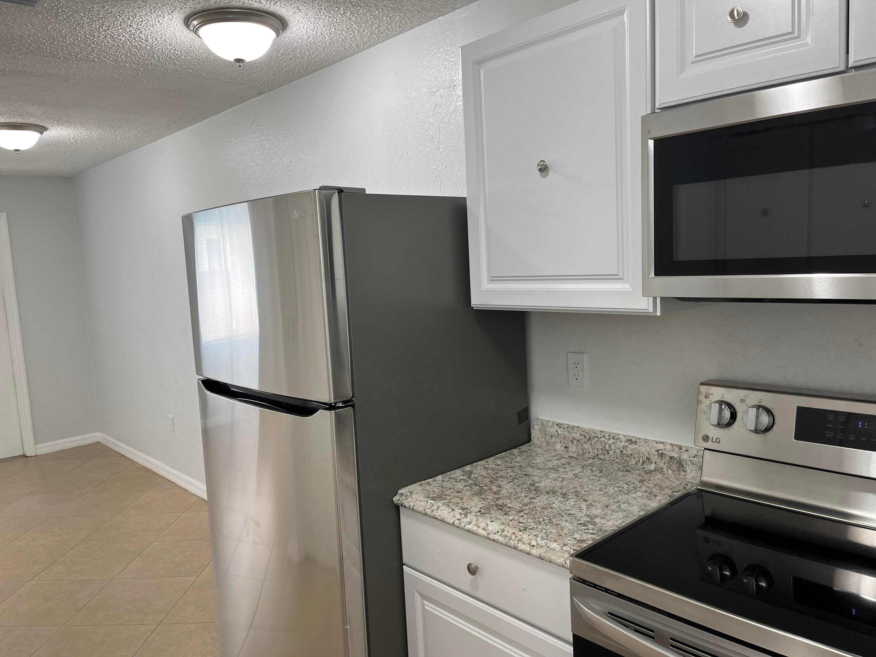 518 NW 10th Avenue, Boynton Beach, FL 33435 — photo 8 of 14