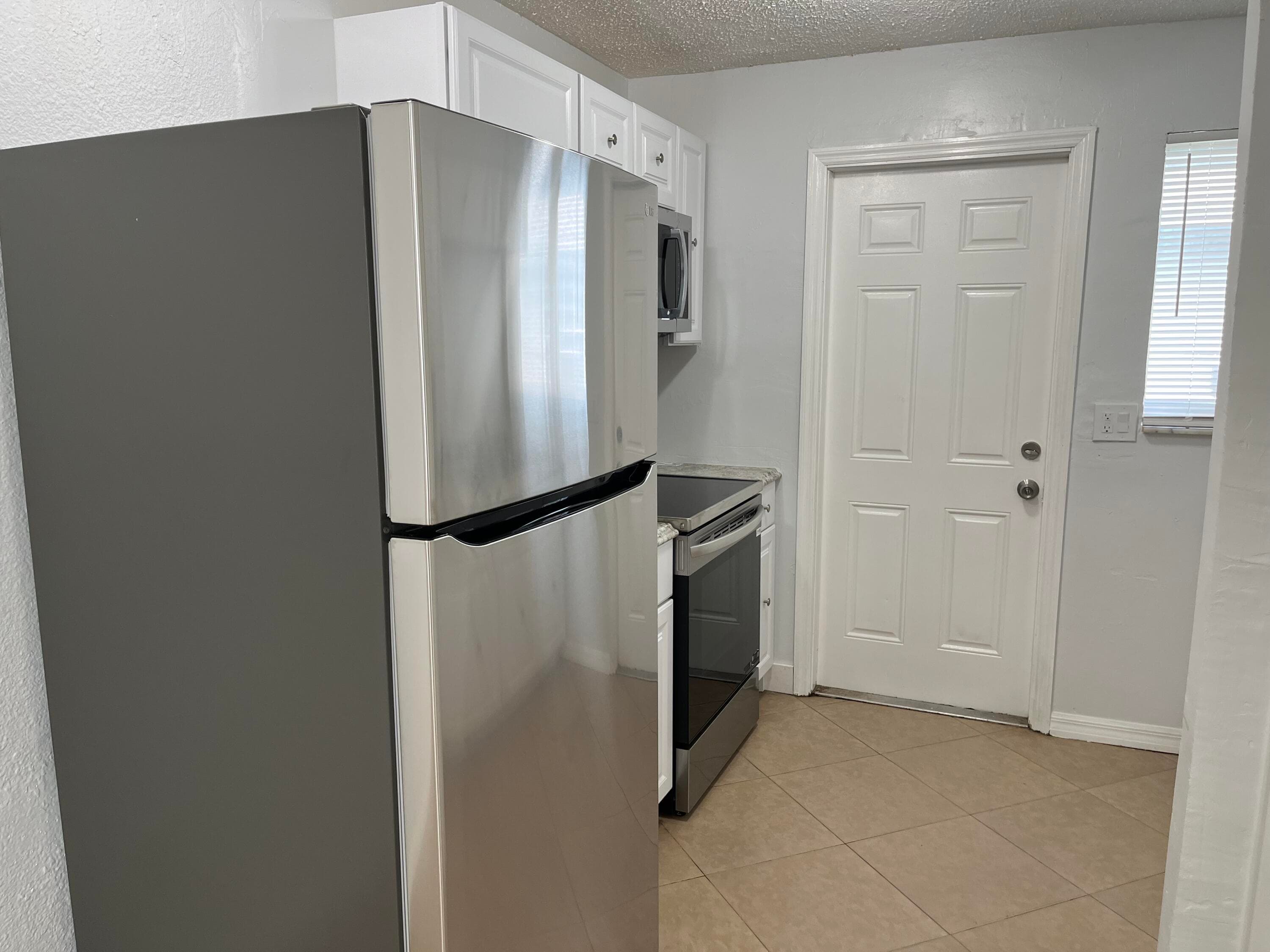 518 NW 10th Avenue, Boynton Beach, FL 33435 — photo 10 of 14