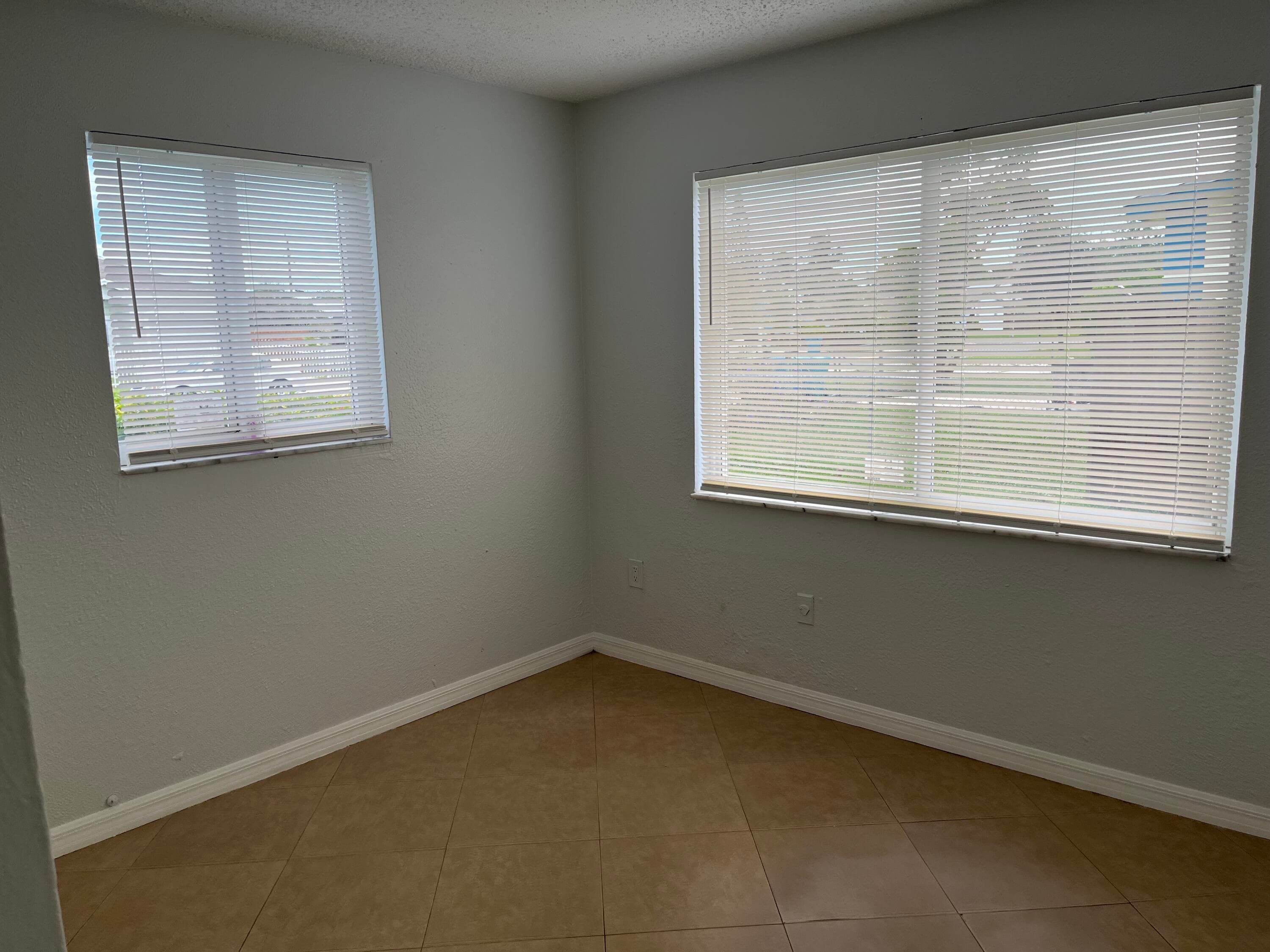518 NW 10th Avenue, Boynton Beach, FL 33435 — photo 11 of 14