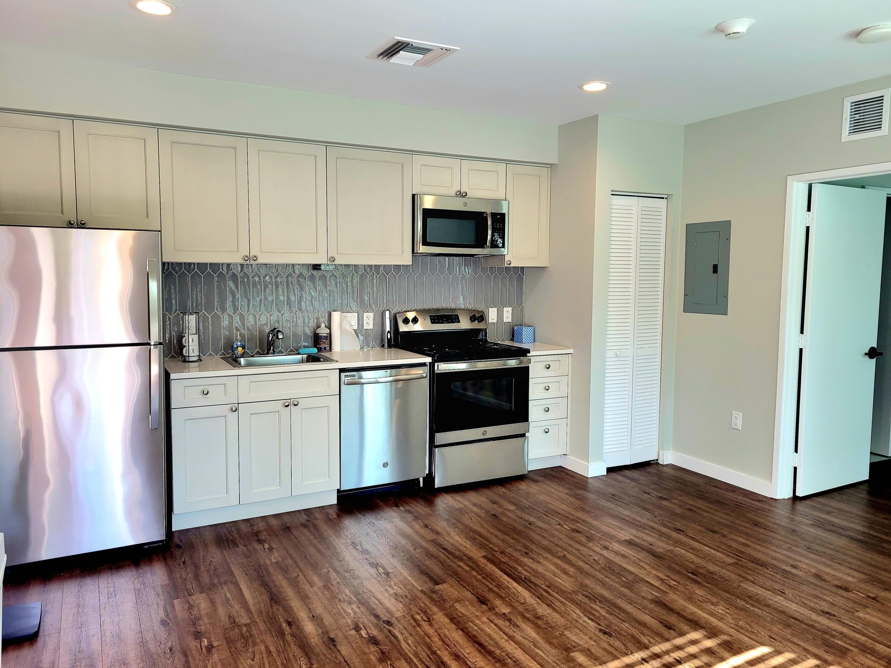 11810 SE Dixie Highway Apt 1, Hobe Sound, FL 33455 — photo 2 of 13