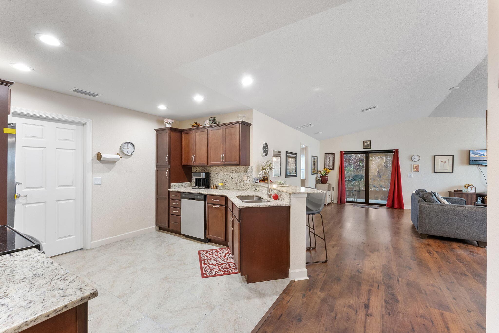 4 S Alhambra S, Port St. Lucie, FL 34952 — photo 3 of 22