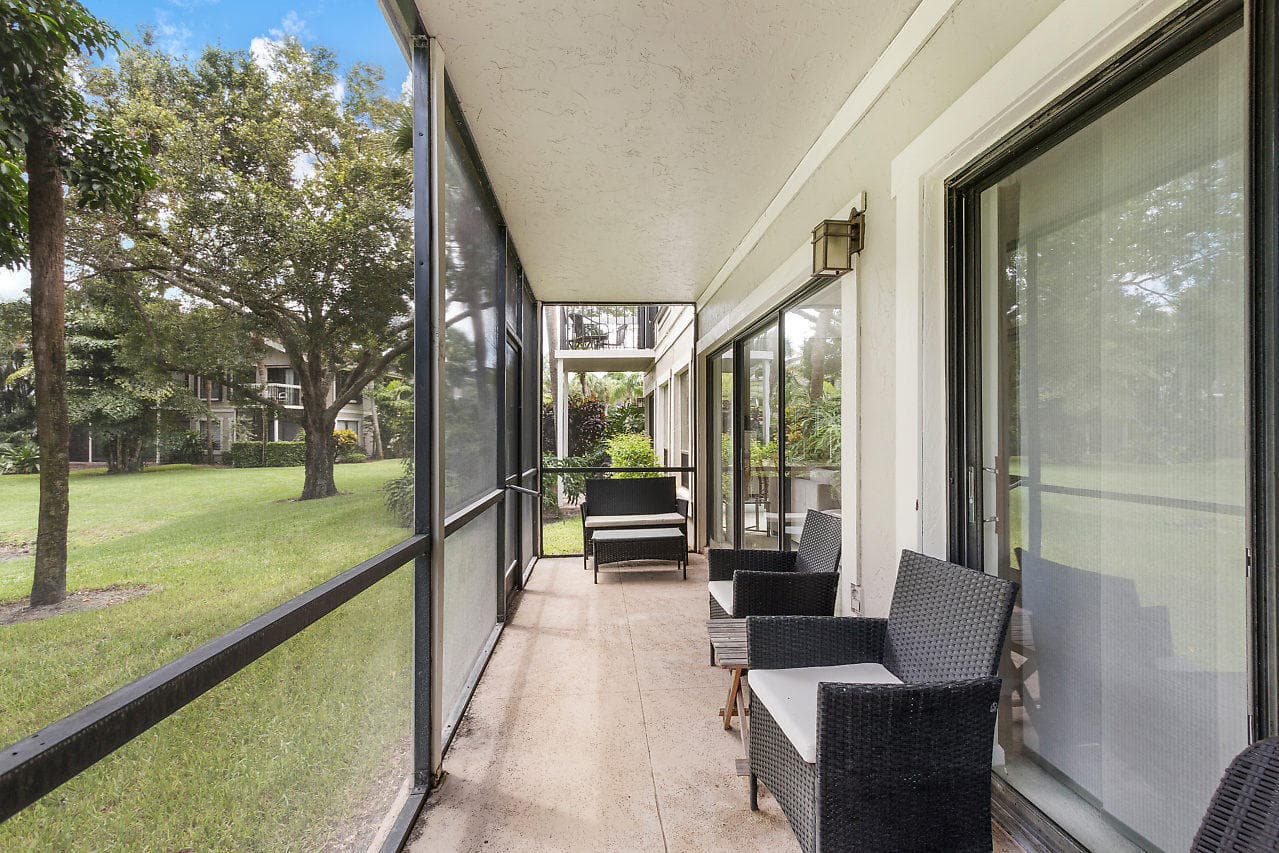 11863 Wimbledon Circle 426, Wellington, FL 33414 — photo 6 of 25