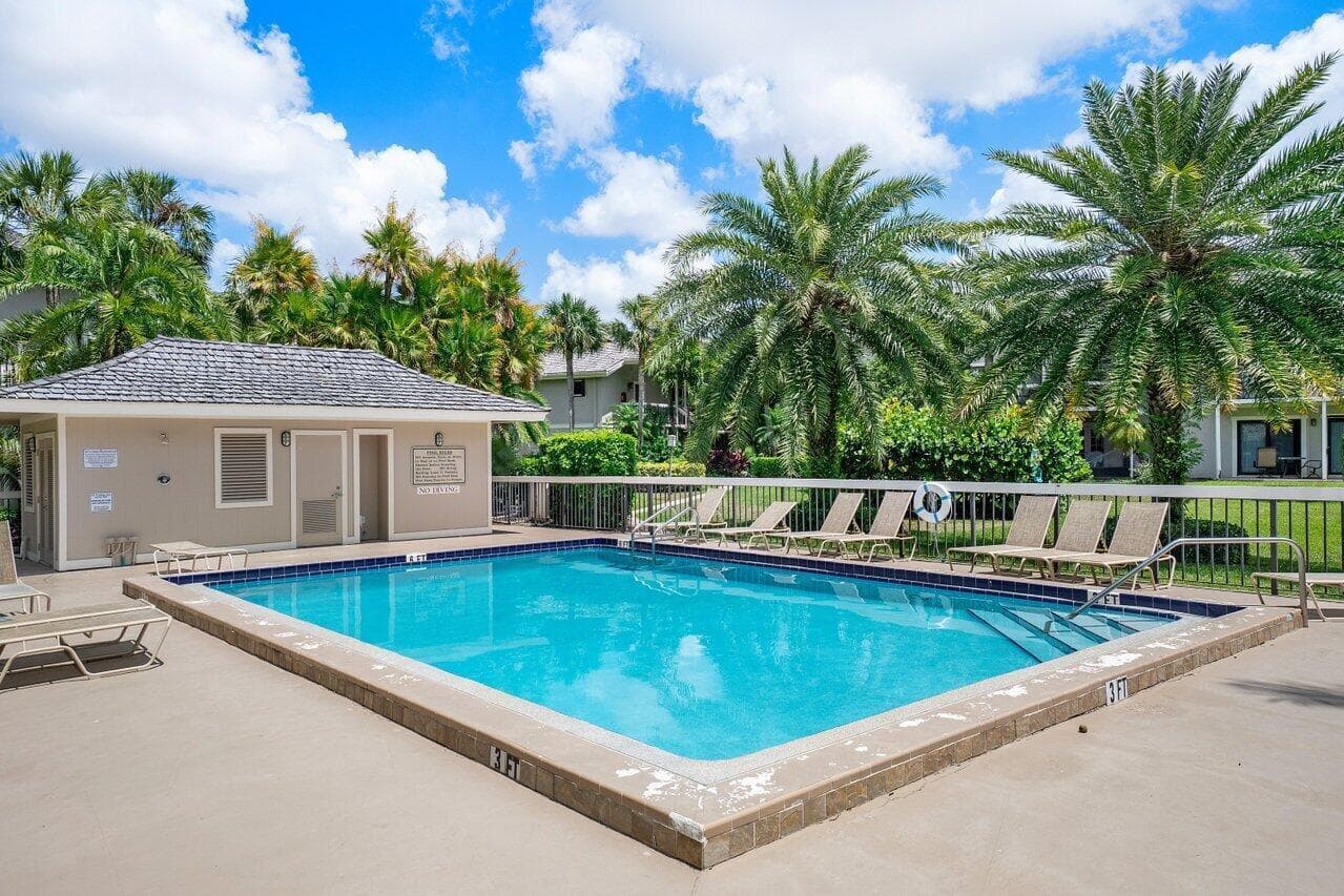 11863 Wimbledon Circle 426, Wellington, FL 33414 — photo 8 of 25