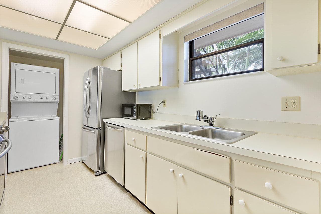 11863 Wimbledon Circle 426, Wellington, FL 33414 — photo 12 of 25