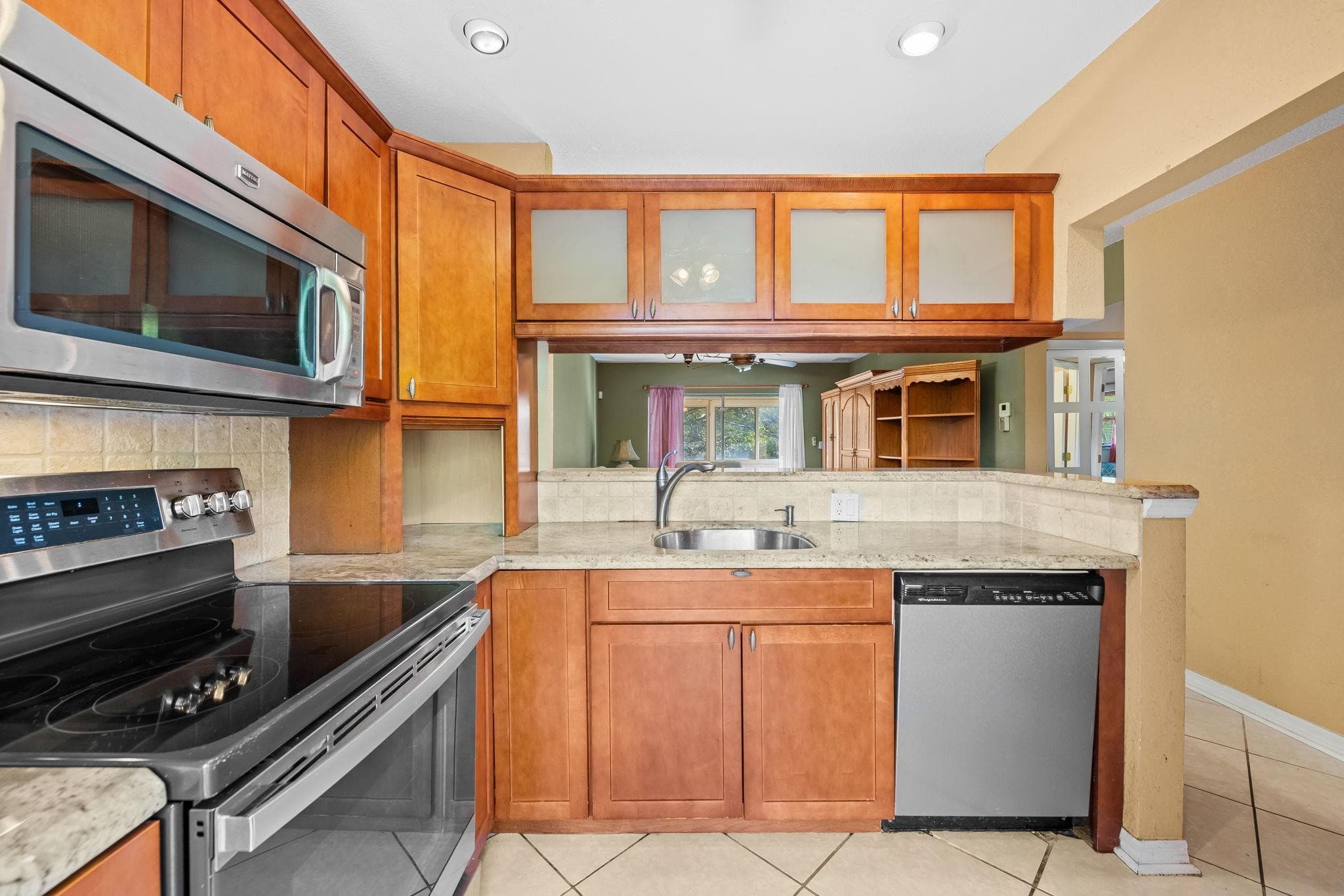 5151 W Oakland Park Boulevard 309, Lauderdale Lakes, FL 33313 — photo 5 of 26