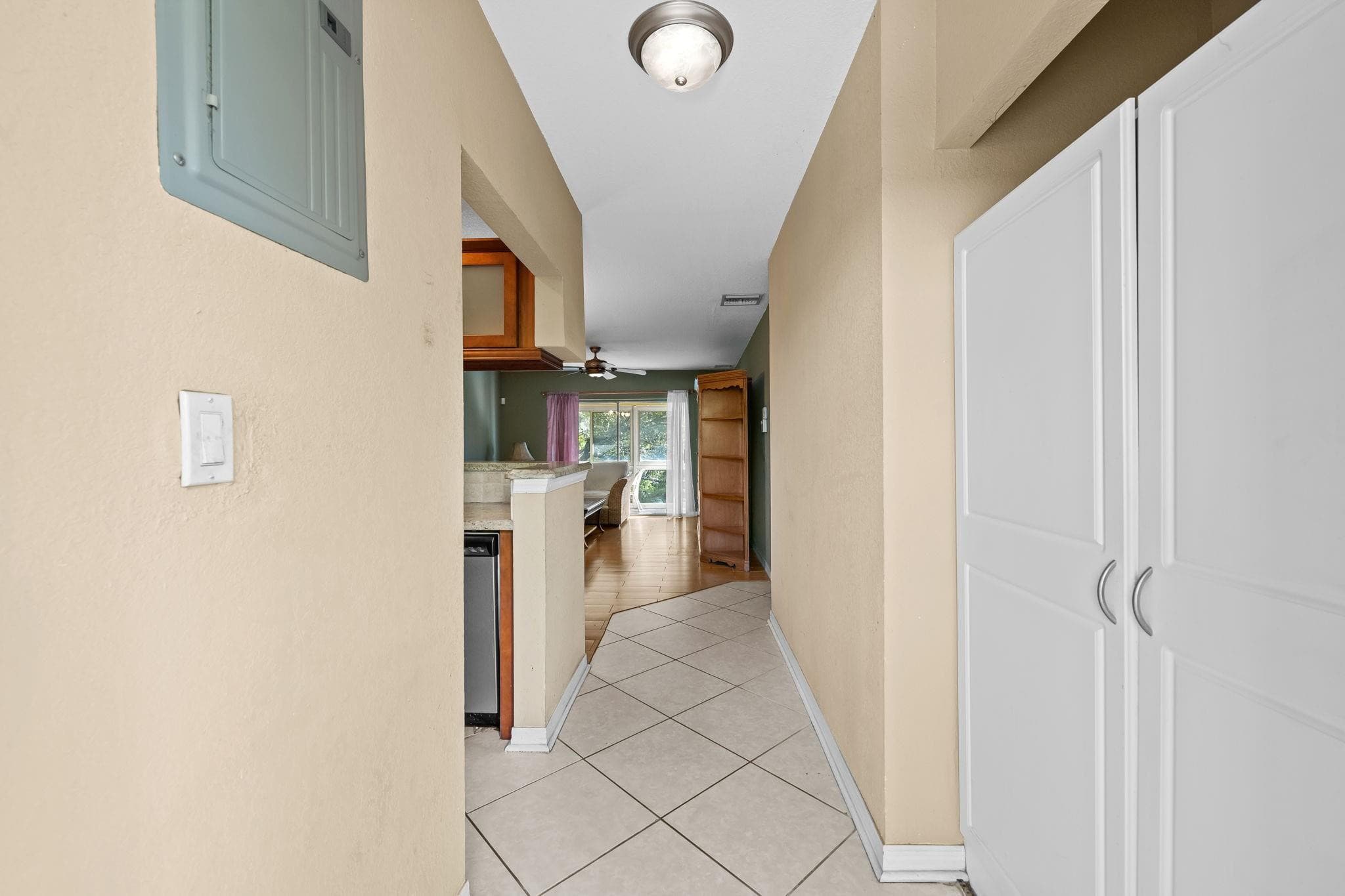 5151 W Oakland Park Boulevard 309, Lauderdale Lakes, FL 33313 — photo 7 of 26