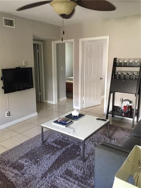 2741 NE 8th Avenue 14, Wilton Manors, FL 33334 — photo 5 of 24