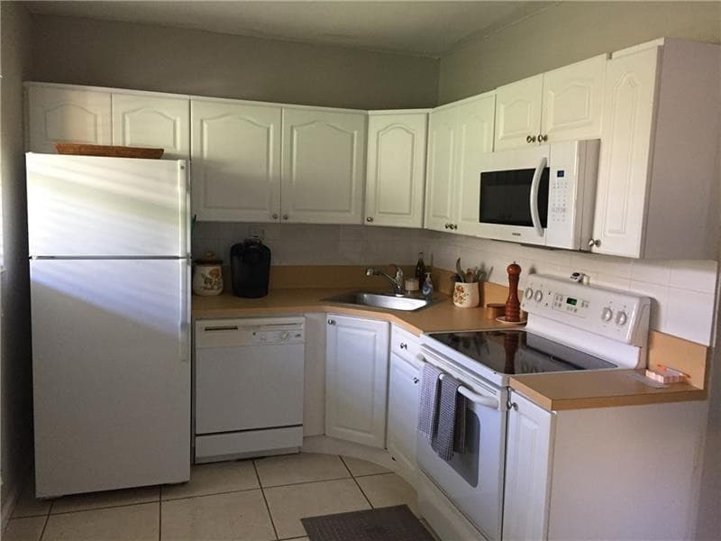 2741 NE 8th Avenue 14, Wilton Manors, FL 33334 — photo 8 of 24