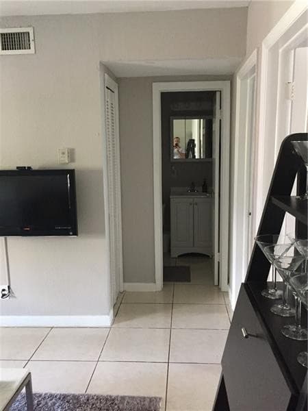 2741 NE 8th Avenue 14, Wilton Manors, FL 33334 — photo 10 of 24