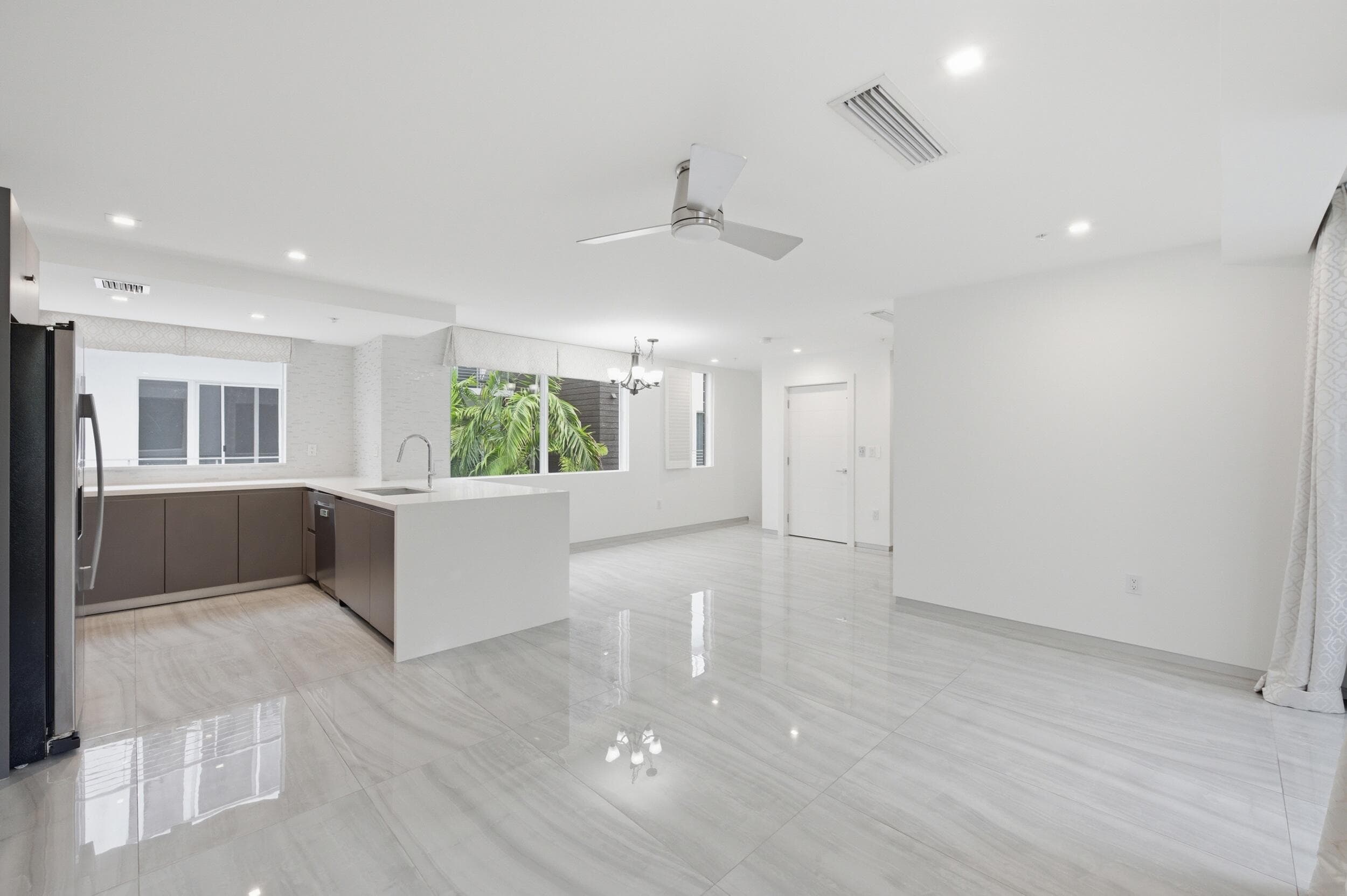 714 NE 14th Avenue 102, Fort Lauderdale, FL 33304 — photo 6 of 34