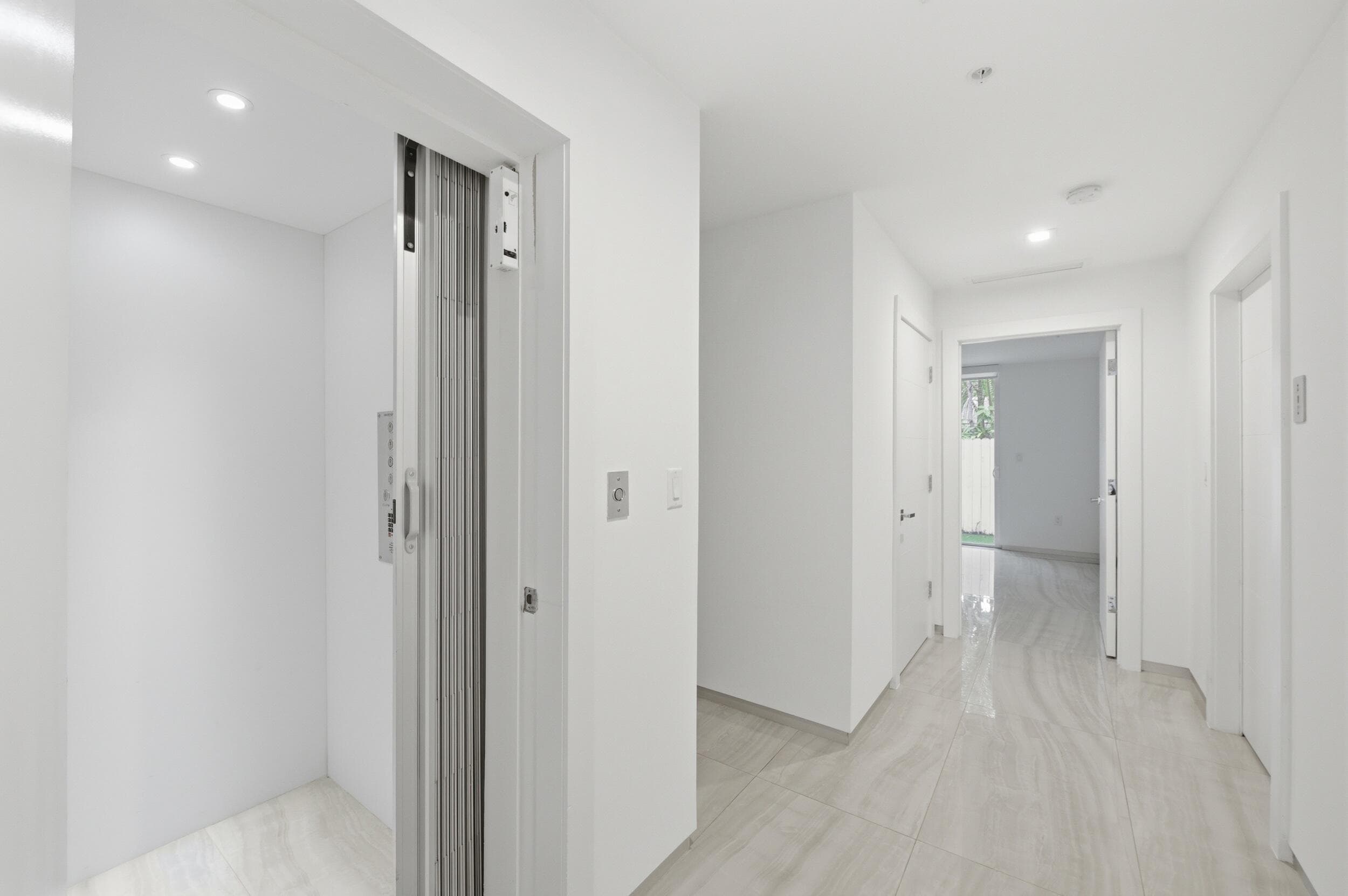 714 NE 14th Avenue 102, Fort Lauderdale, FL 33304 — photo 10 of 34