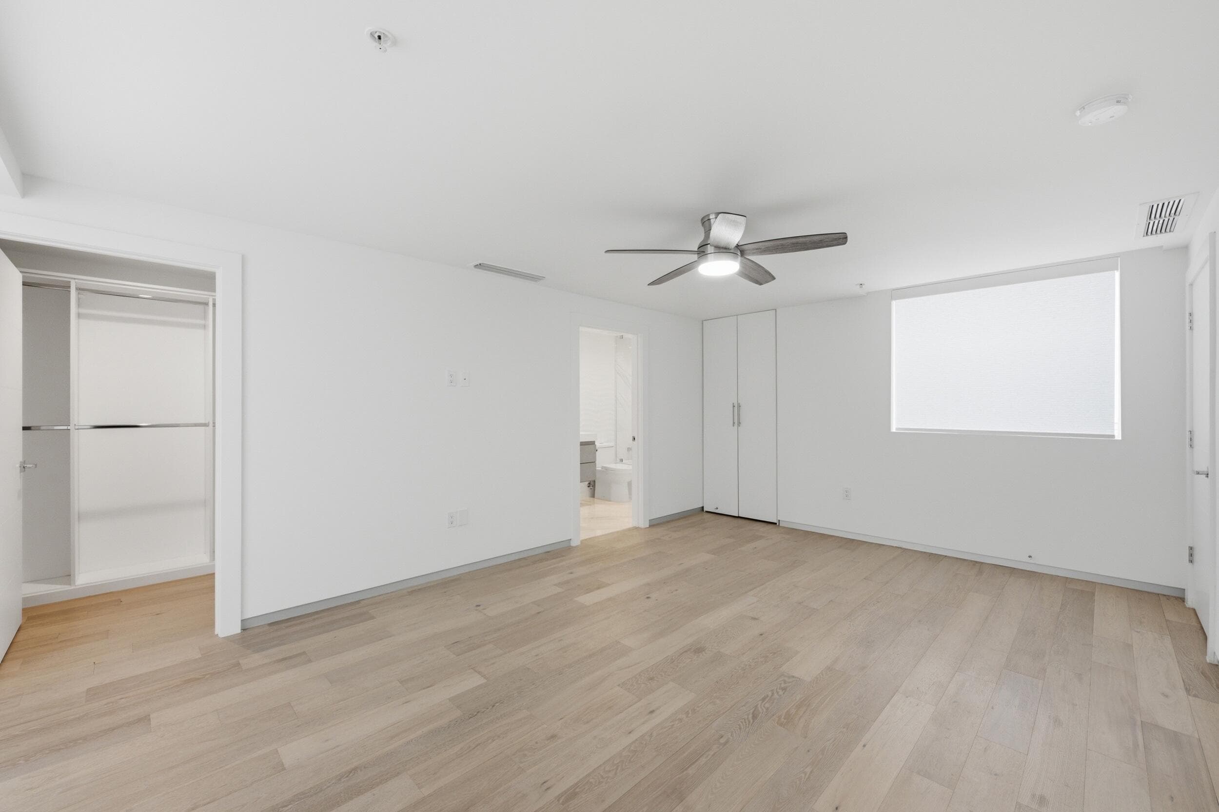 714 NE 14th Avenue 102, Fort Lauderdale, FL 33304 — photo 11 of 34