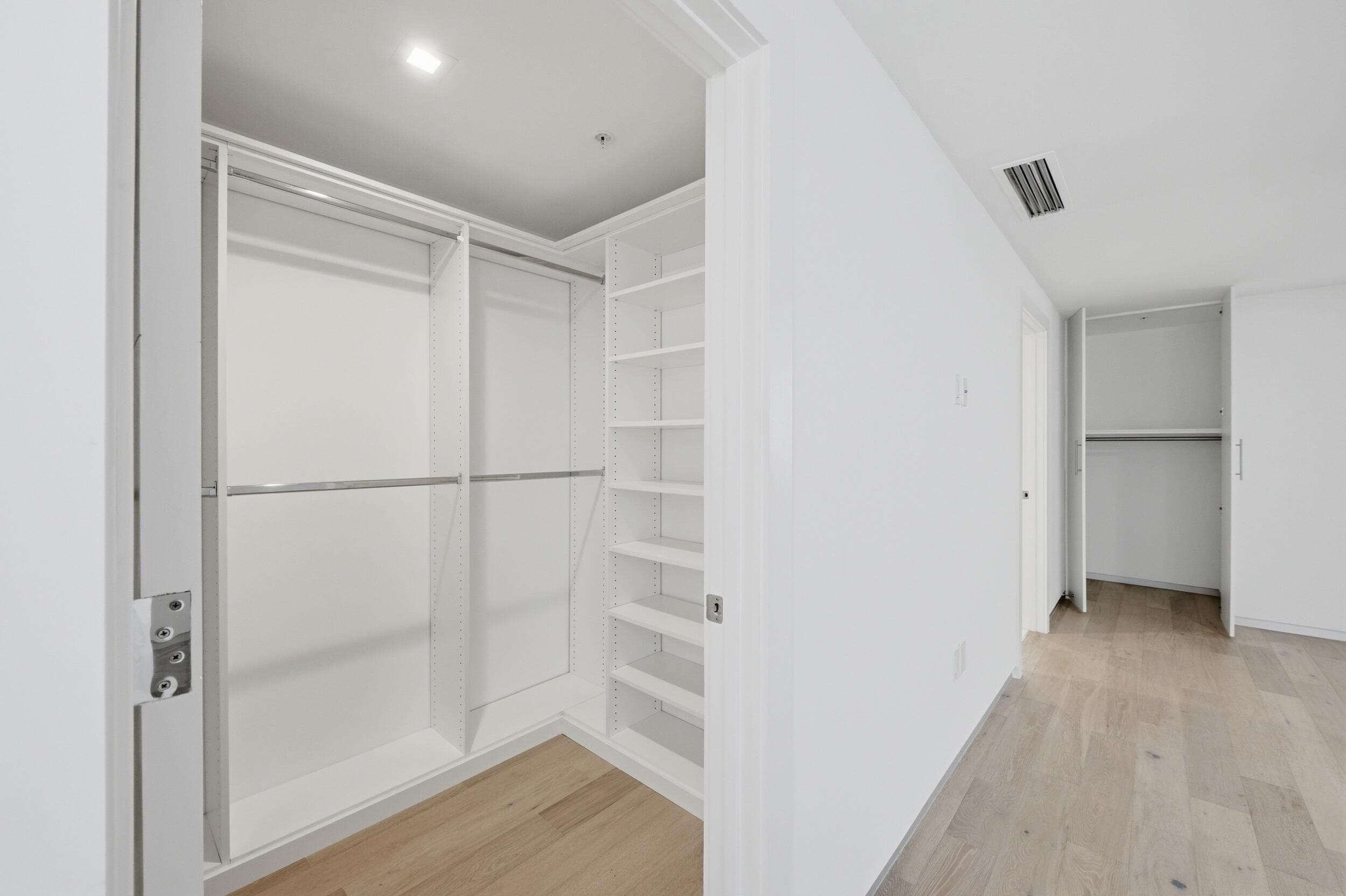 714 NE 14th Avenue 102, Fort Lauderdale, FL 33304 — photo 13 of 34