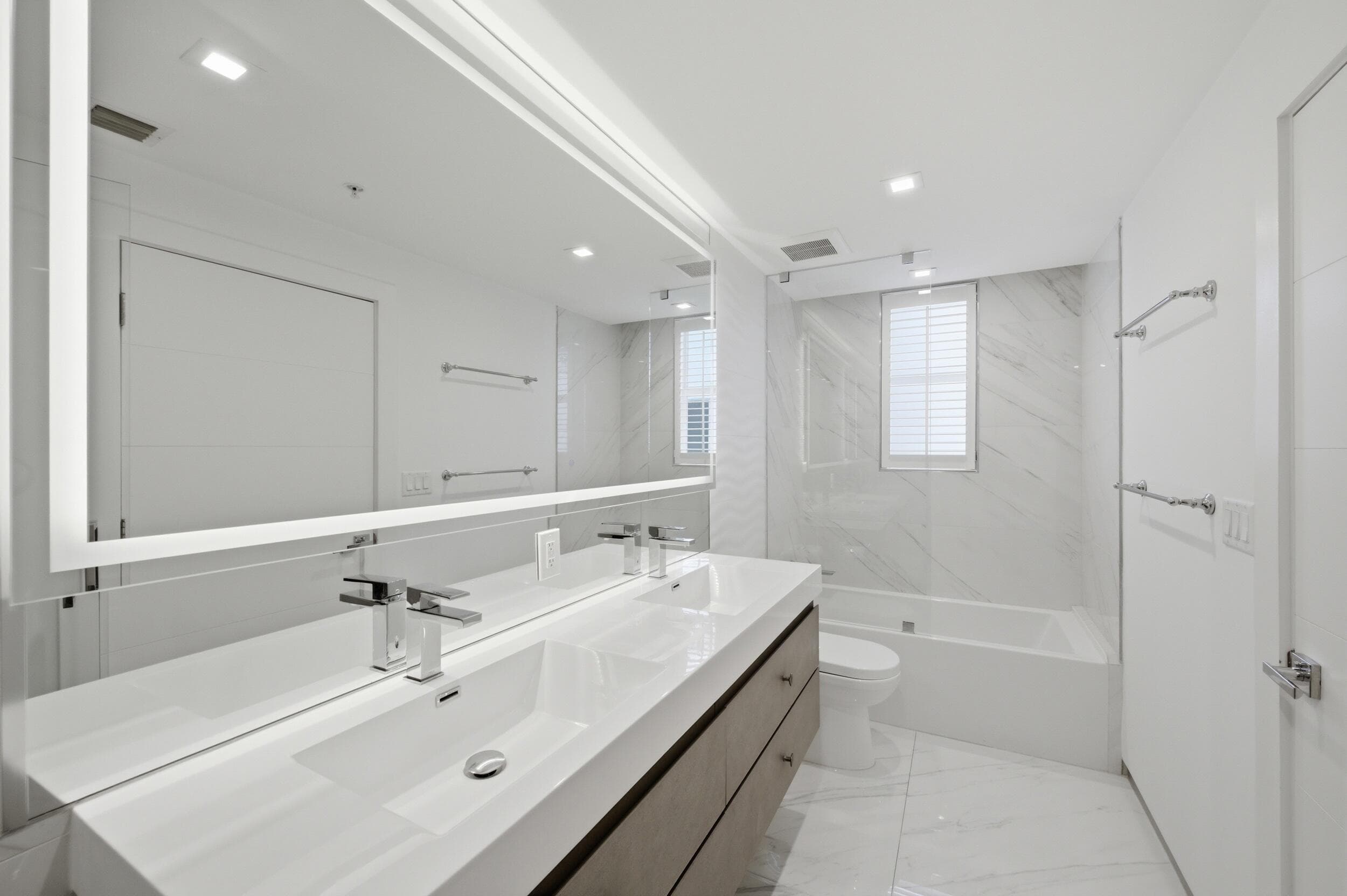 714 NE 14th Avenue 102, Fort Lauderdale, FL 33304 — photo 17 of 34