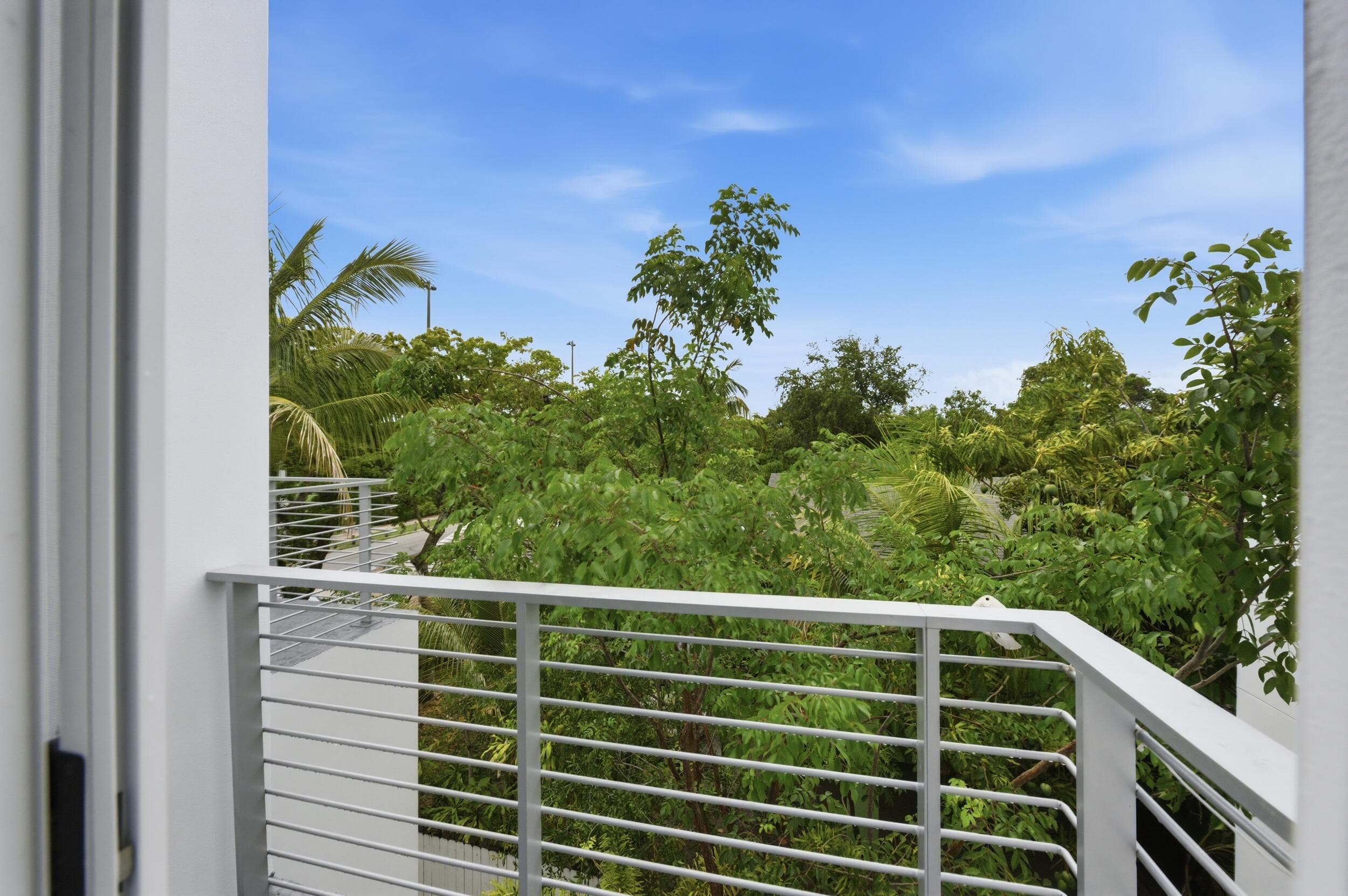 714 NE 14th Avenue 102, Fort Lauderdale, FL 33304 — photo 24 of 34
