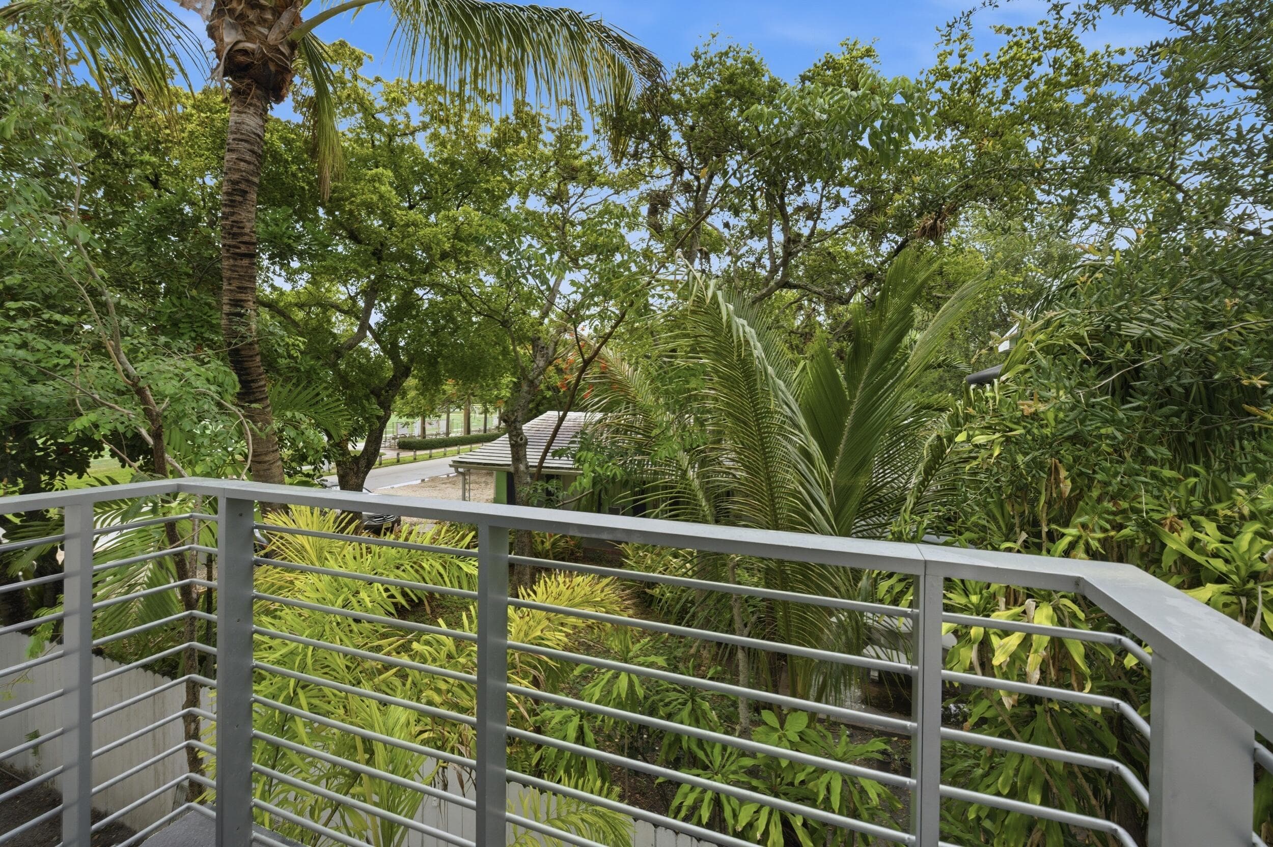 714 NE 14th Avenue 102, Fort Lauderdale, FL 33304 — photo 25 of 34