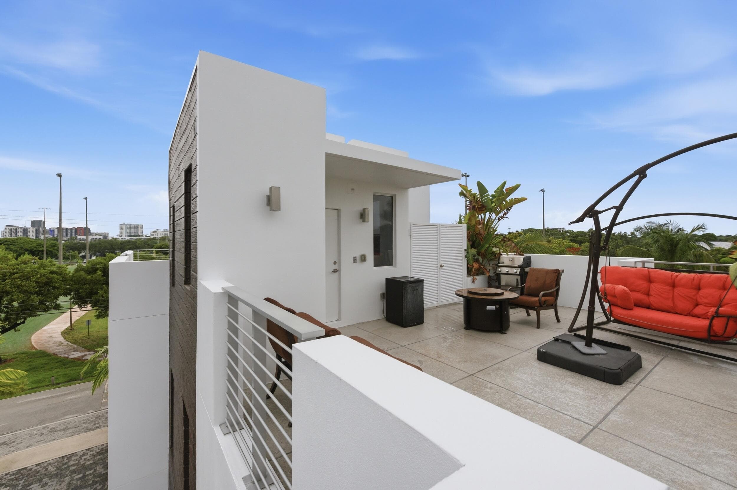 714 NE 14th Avenue 102, Fort Lauderdale, FL 33304 — photo 28 of 34
