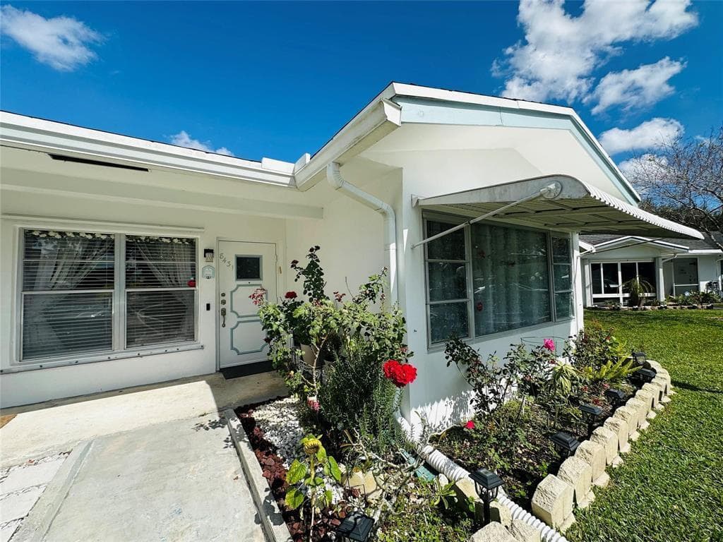 8431 NW 12th Street D68, Plantation, FL 33322 — photo 1 of 26