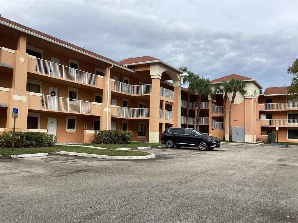 6900 SW 39th Street 308j, Davie, FL 33314 — photo 4 of 43