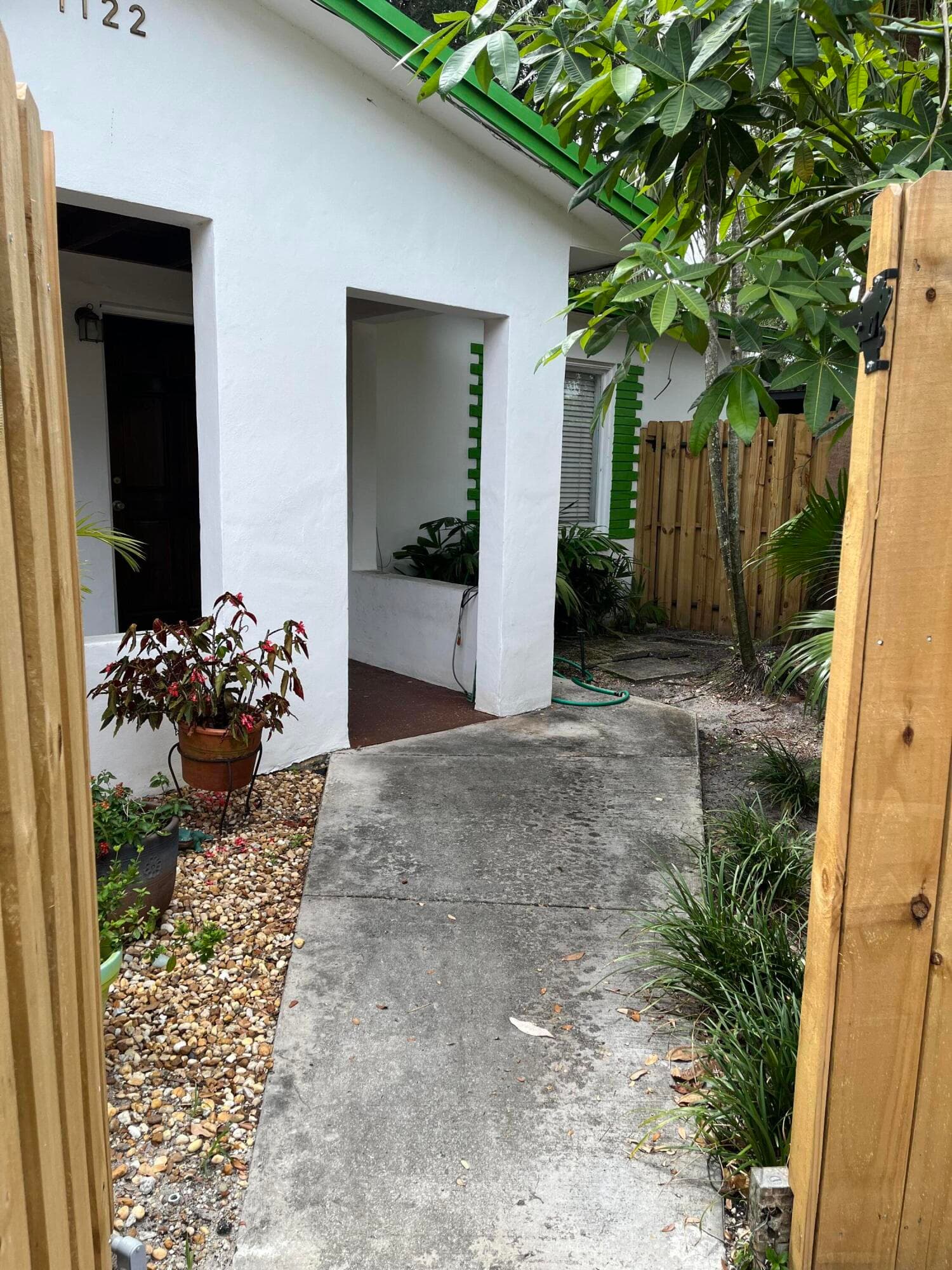 1122 SW 8th Terrace, Fort Lauderdale, FL 33315 — photo 7 of 10