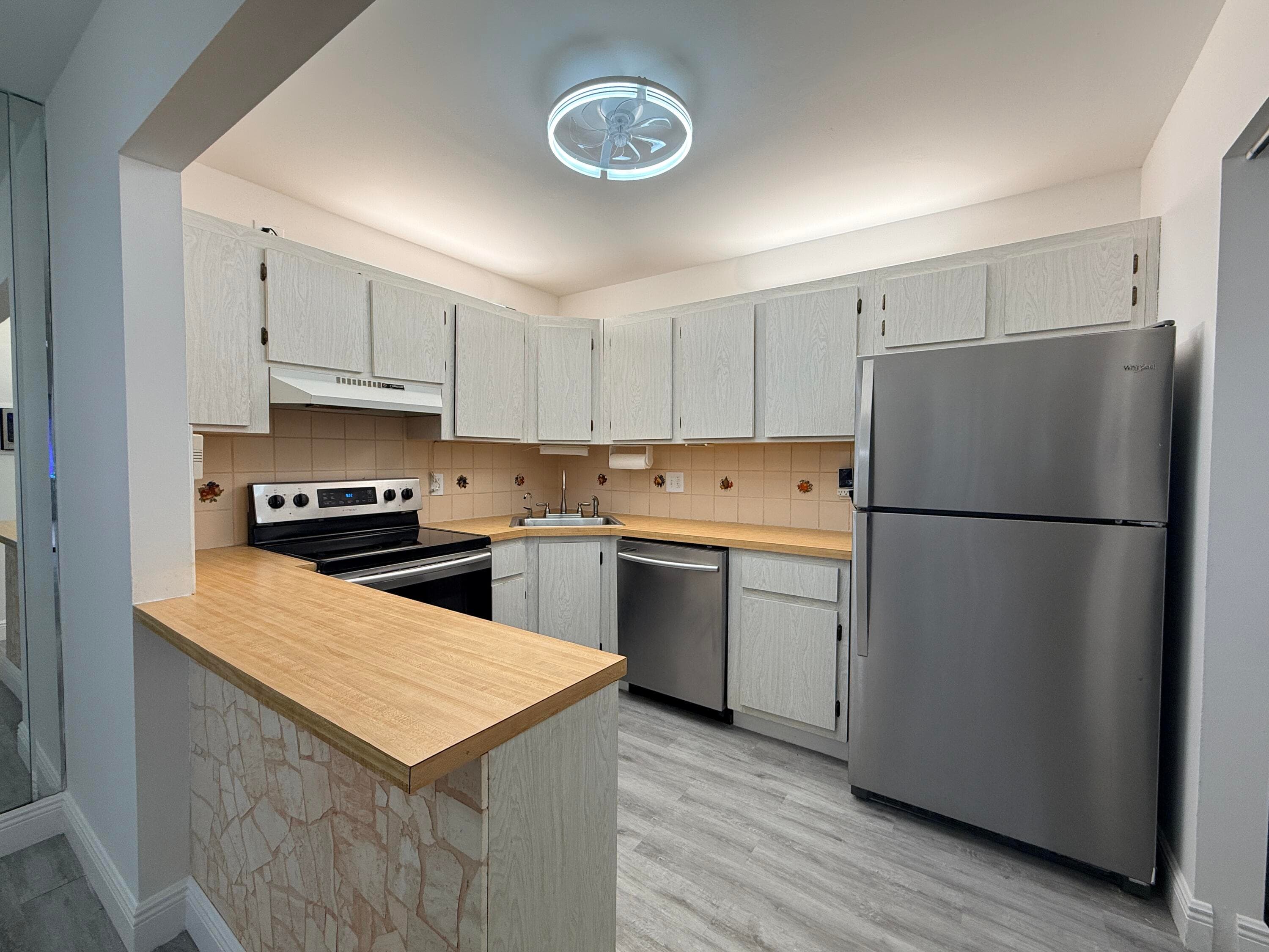 318 Knotty Pine Circle D-2, Greenacres, FL 33463 — photo 4 of 25